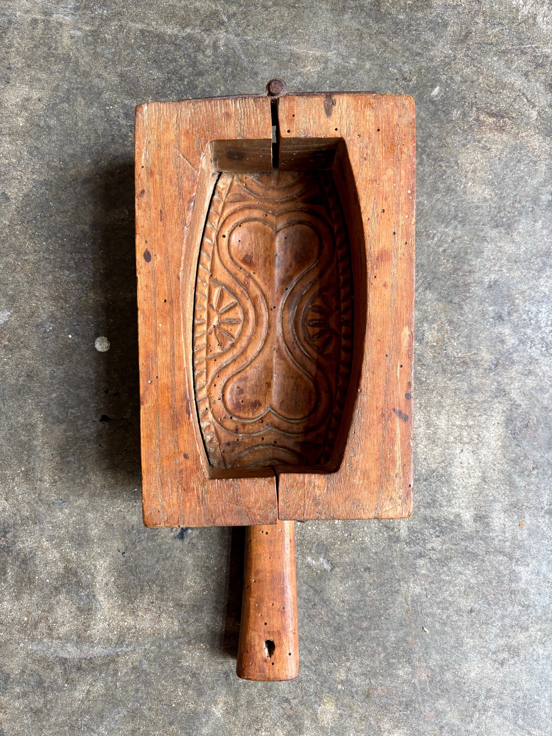 moule-beurre-bois-cuisine-vintage-axs-design-paris-france
