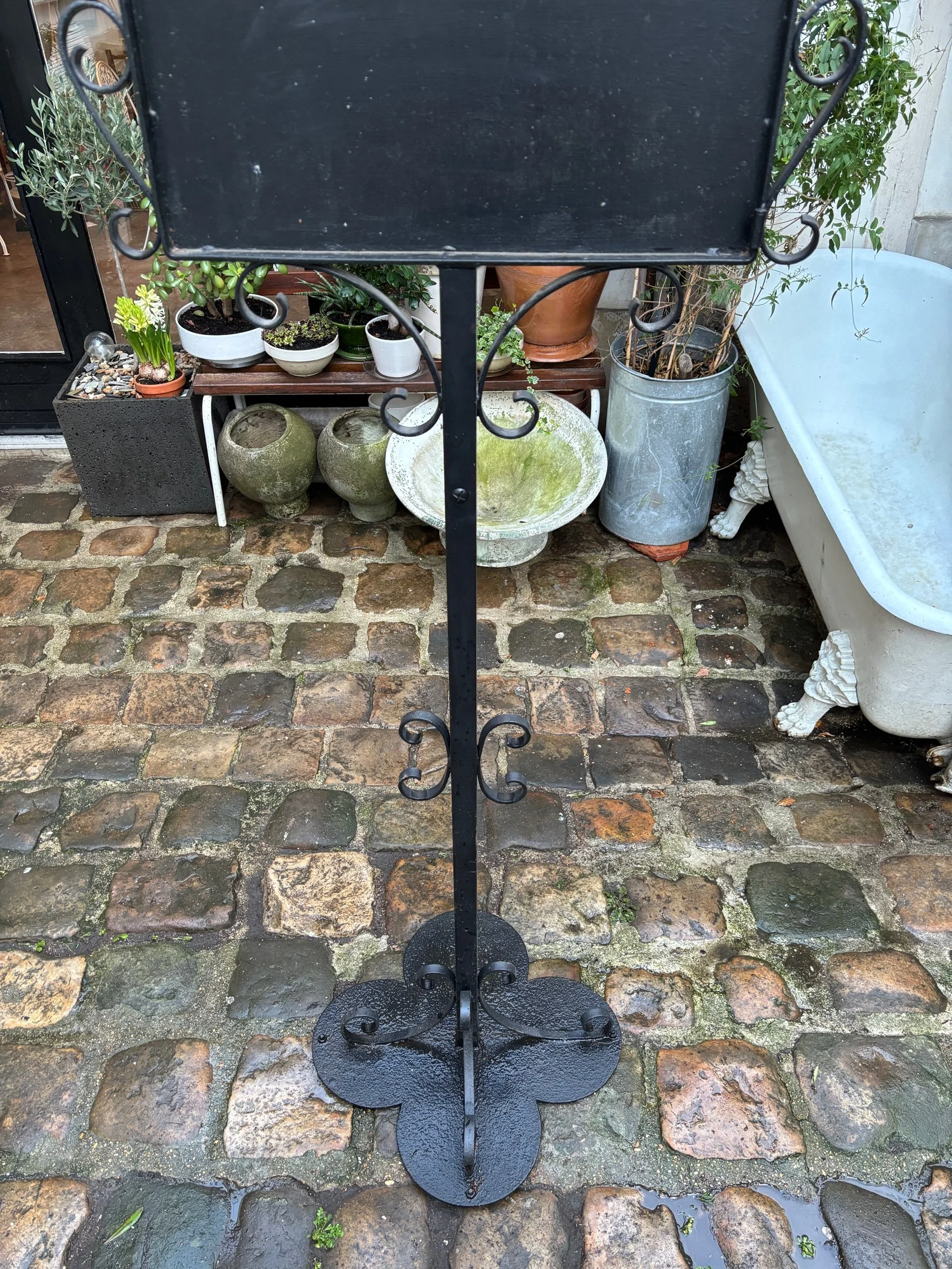 menu-parisien-fer-forge-noir-meuble-vintage-axs-design-paris-france