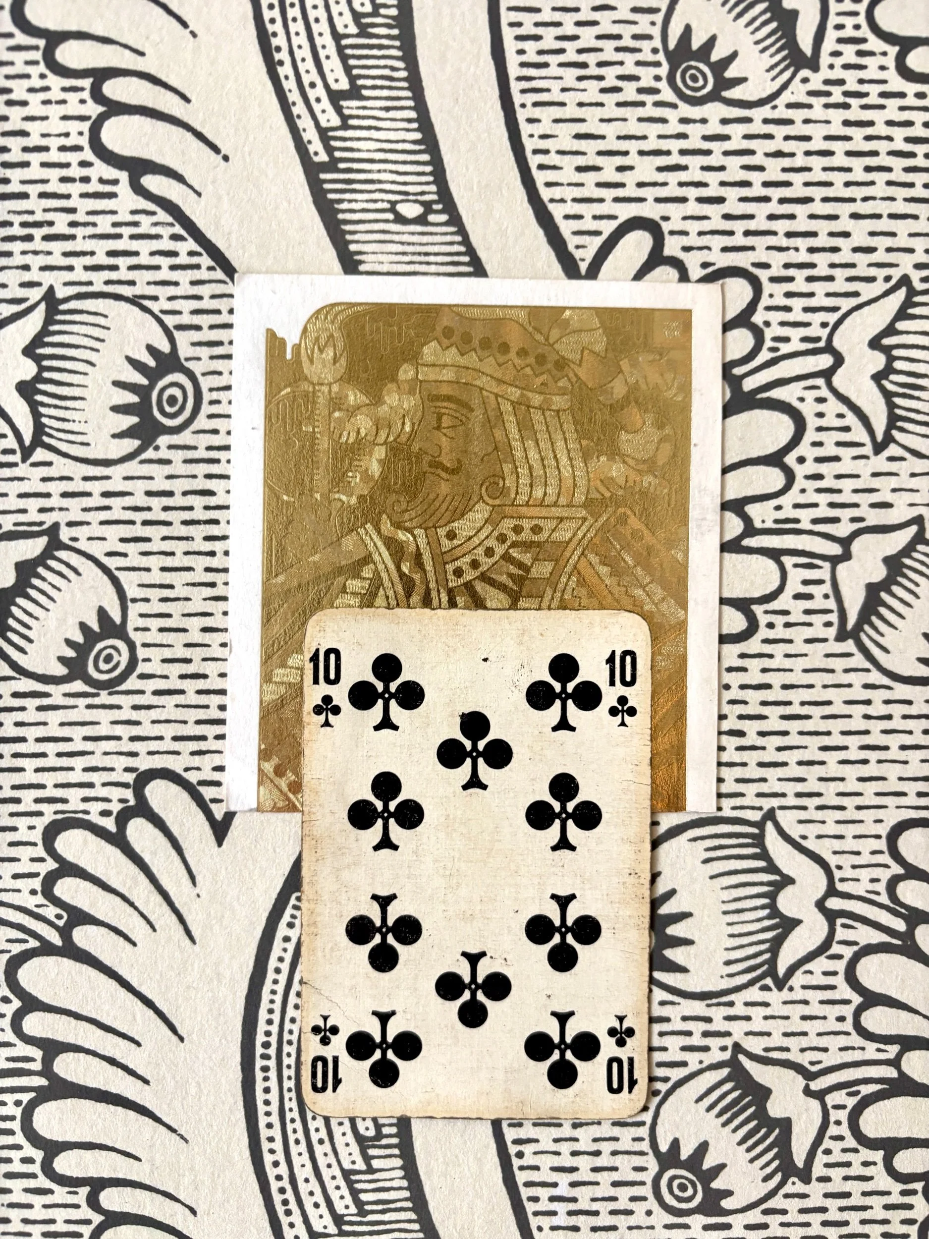 cadre-napoleon-iii-bois-dore-papier-peint-grenade-antoinette-poisson-carte-imprimerie-du-marais-art-decoration-vintage-axs-design-paris-france