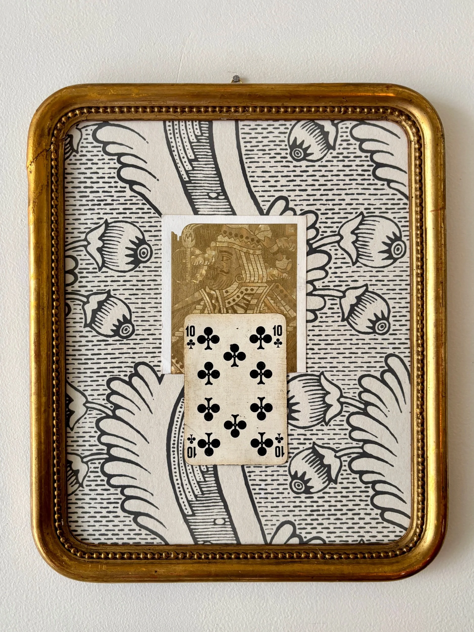 cadre-napoleon-iii-bois-dore-papier-peint-grenade-antoinette-poisson-carte-imprimerie-du-marais-art-decoration-vintage-axs-design-paris-france