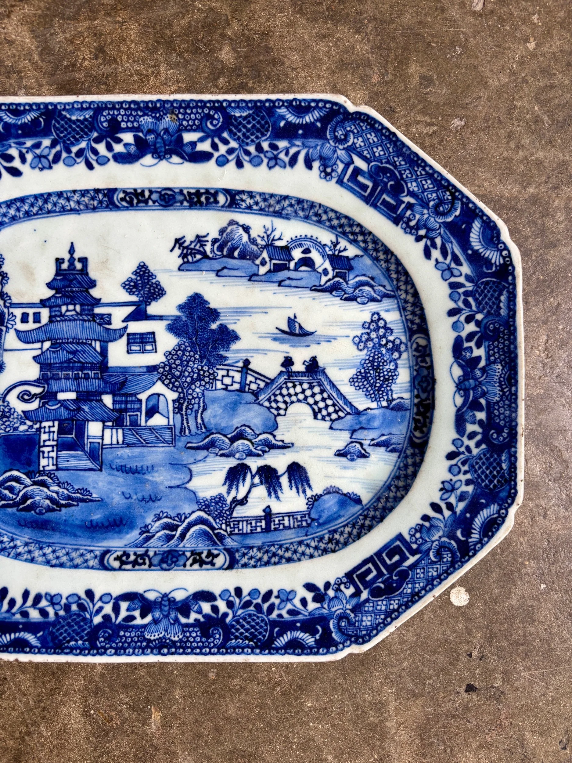 plat-octogonal-porcelaine-chine-bleu-vaisselle-vintage-antique-axs-design-paris-france