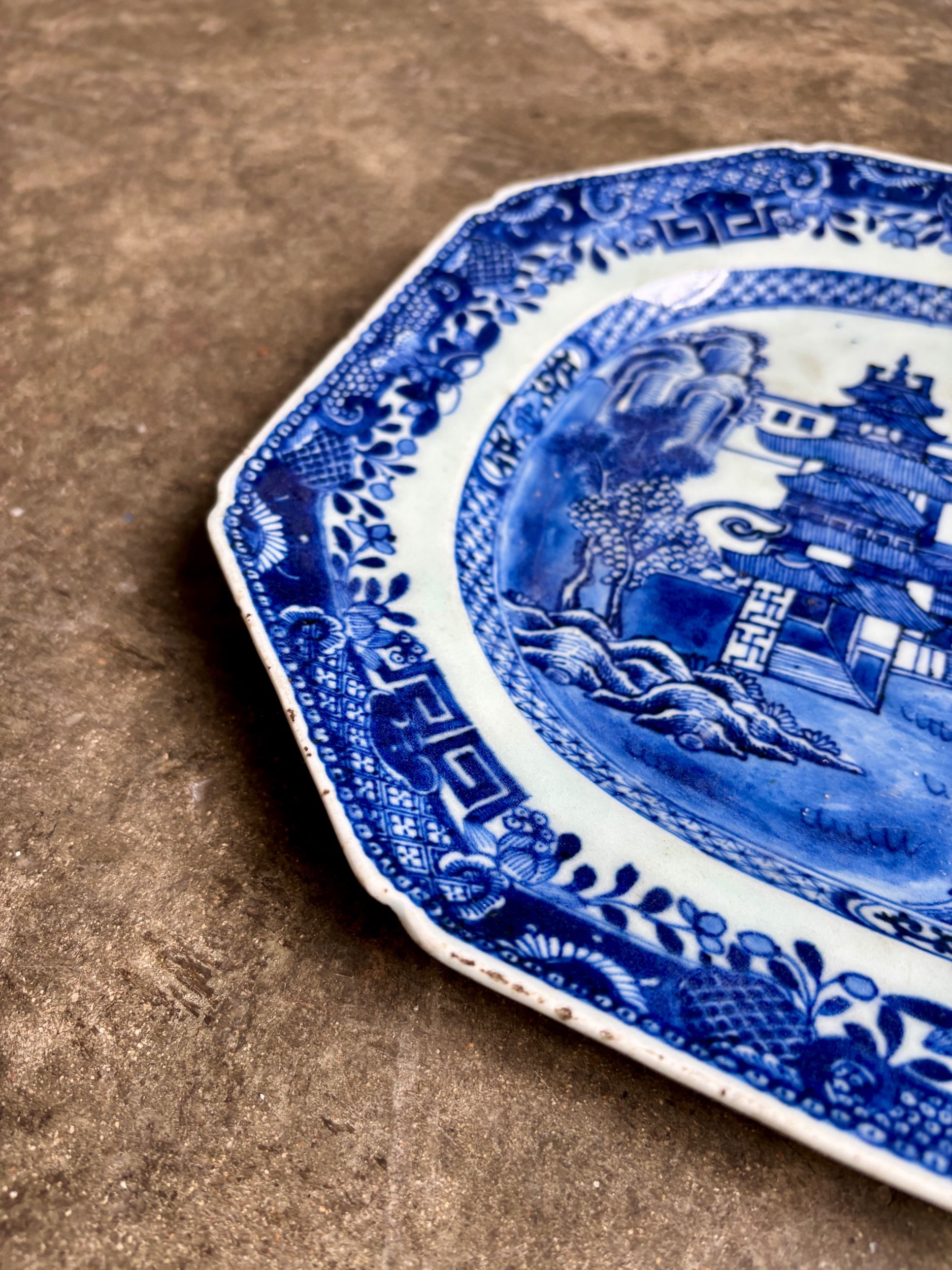 plat-octogonal-porcelaine-chine-bleu-vaisselle-vintage-antique-axs-design-paris-france