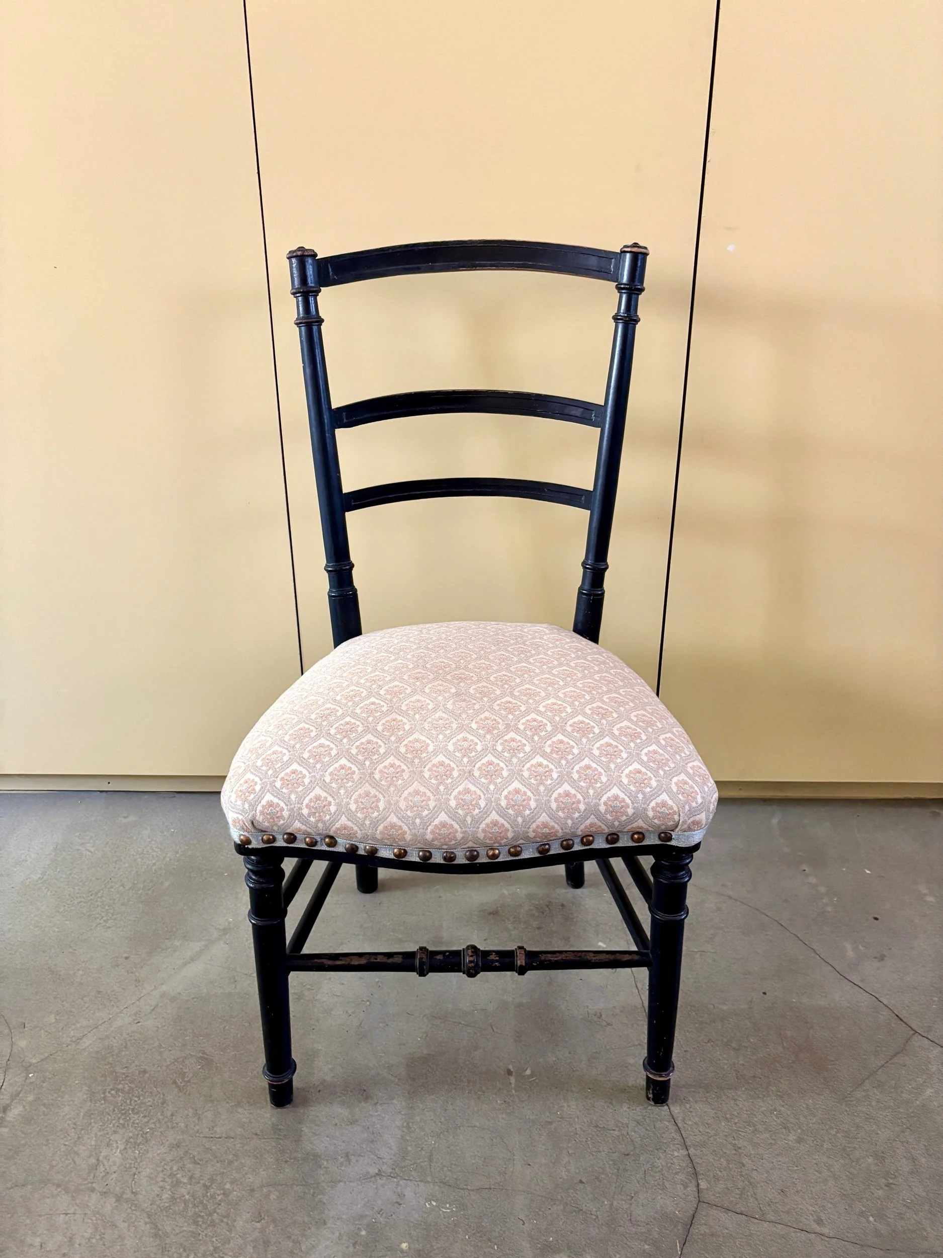 chaise-napoleon-iii-bois-noir-coton-gris-beige-rose-assise-vintage-classique-axs-design-paris-france