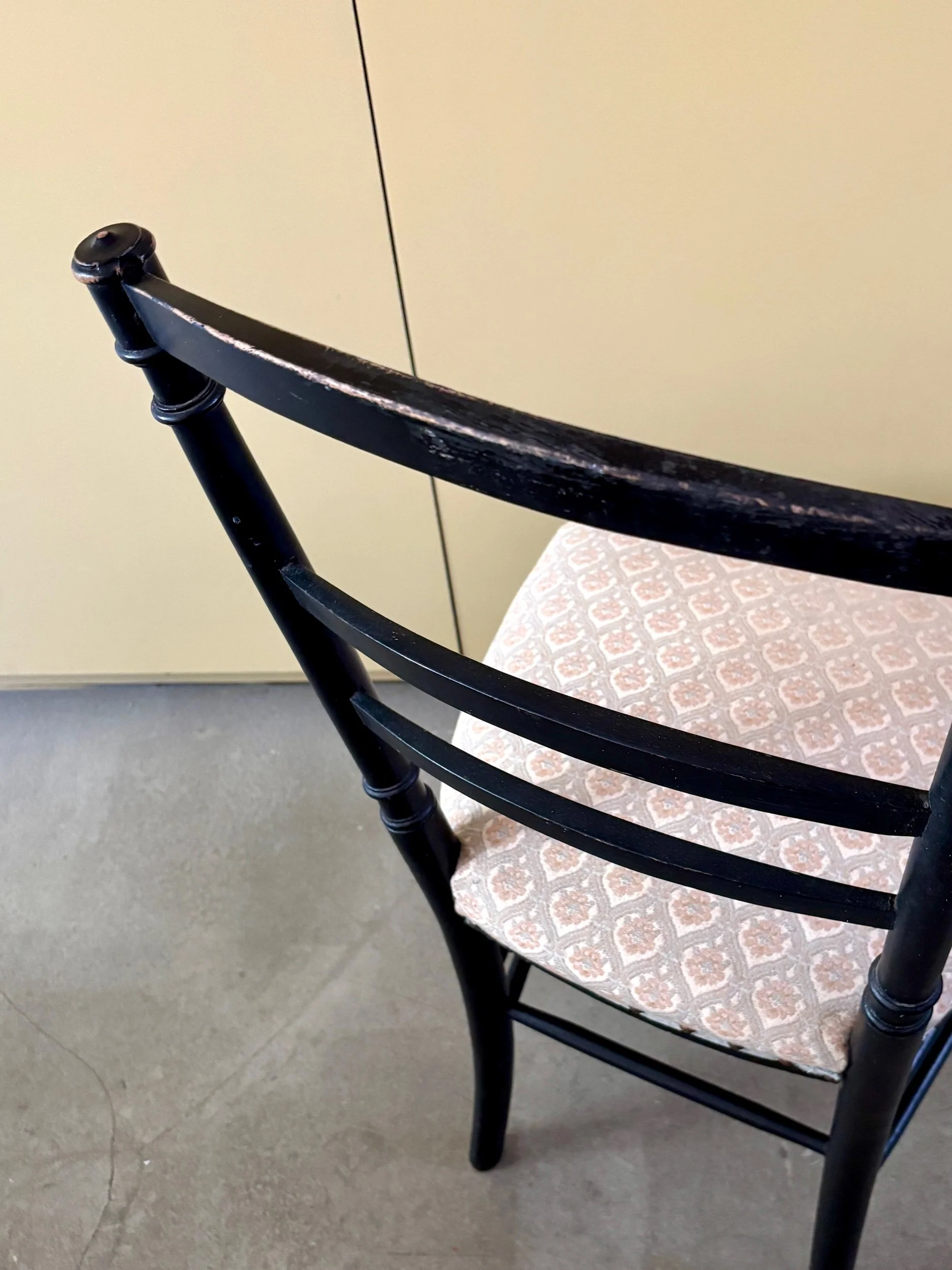 chaise-napoleon-iii-bois-noir-coton-gris-beige-rose-assise-vintage-classique-axs-design-paris-france