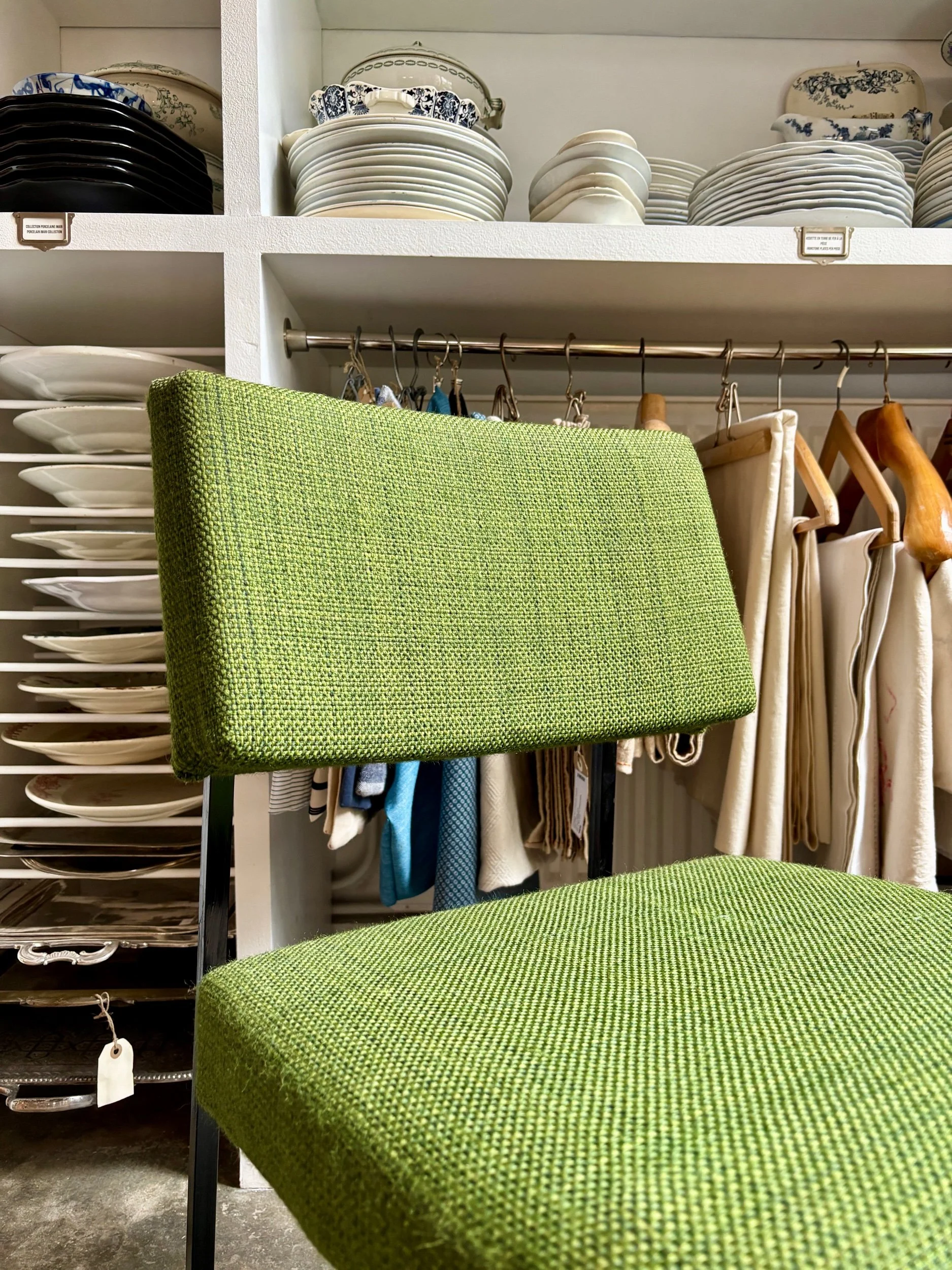 chauffeuse-fauteuil-metal-noir-coton-vert-assise-vintage-axs-design-paris-france