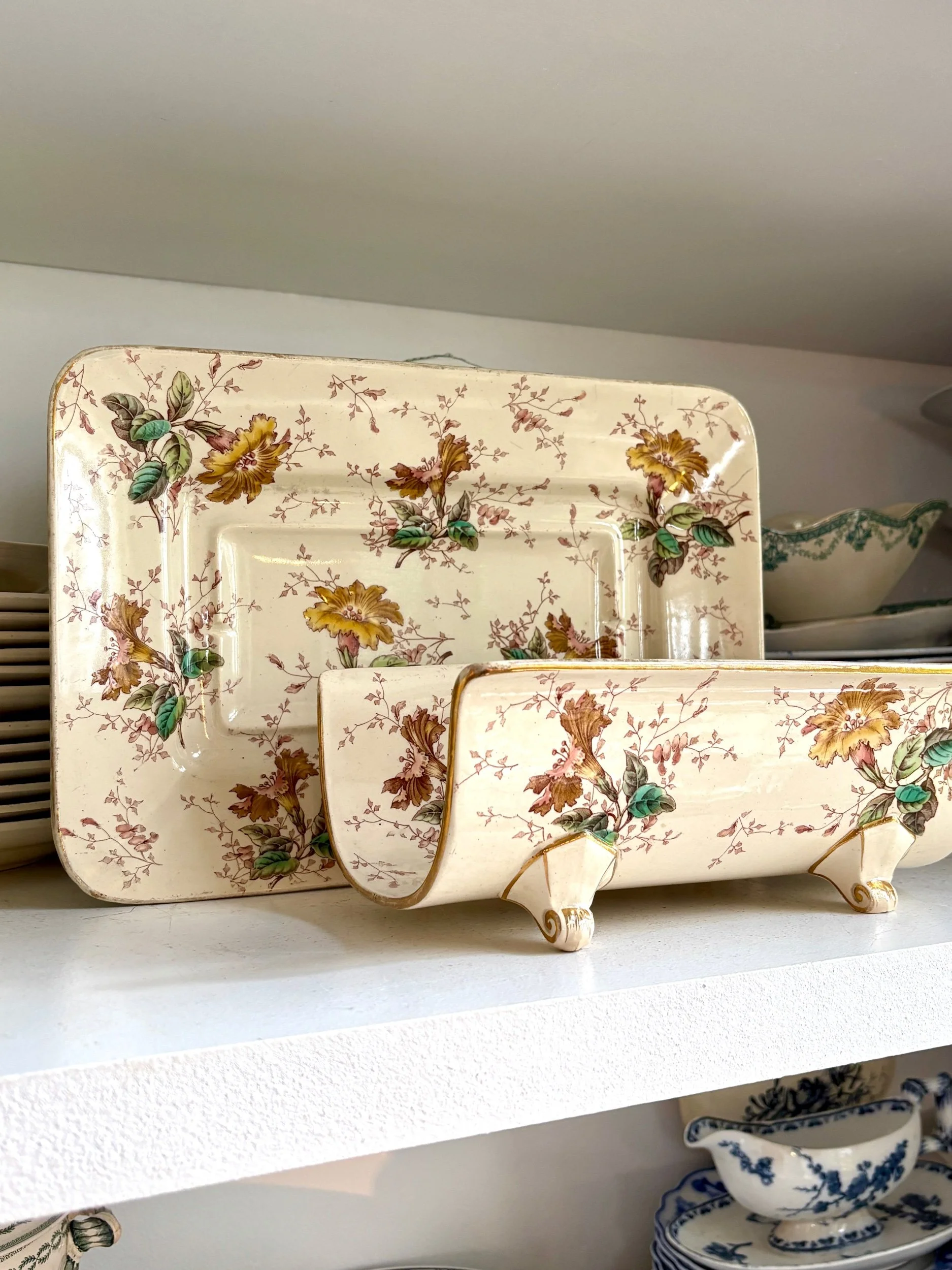 plat-asperge-luneville-terre-de-fer-beige-dore-rose-ocre-vert-vaisselle-vintage-axs-design-paris-france