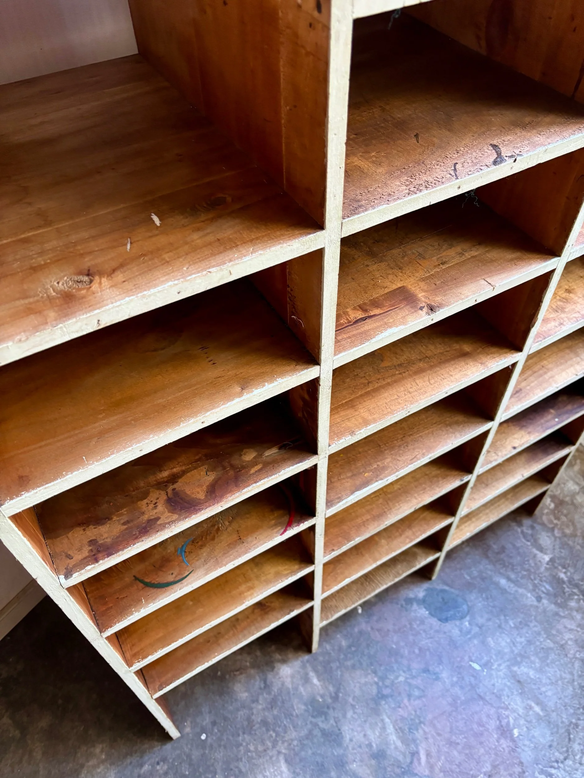 bibliotheque-meuble-rangement-bois-vintage-axs-design-paris-france