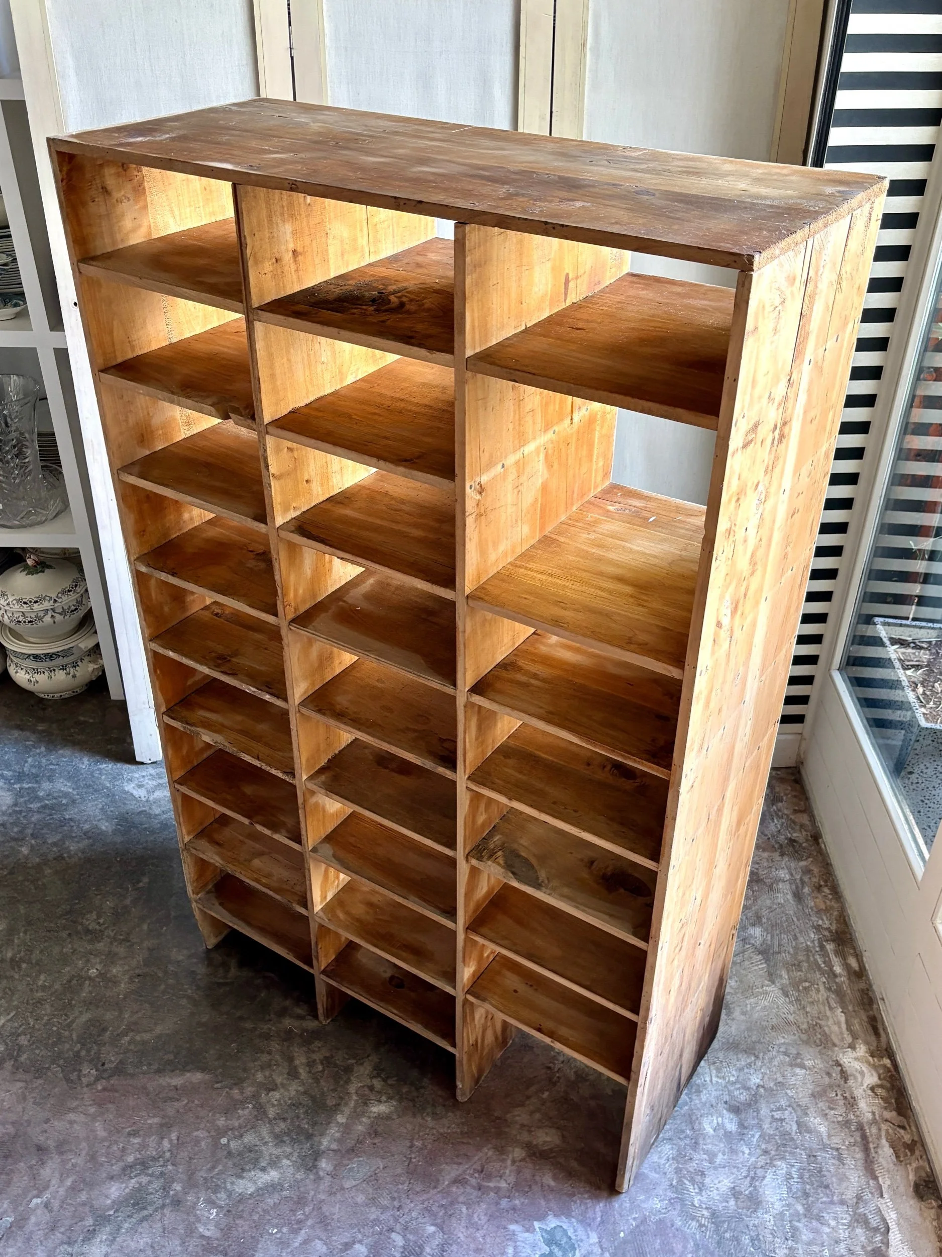 bibliotheque-meuble-rangement-bois-vintage-axs-design-paris-france
