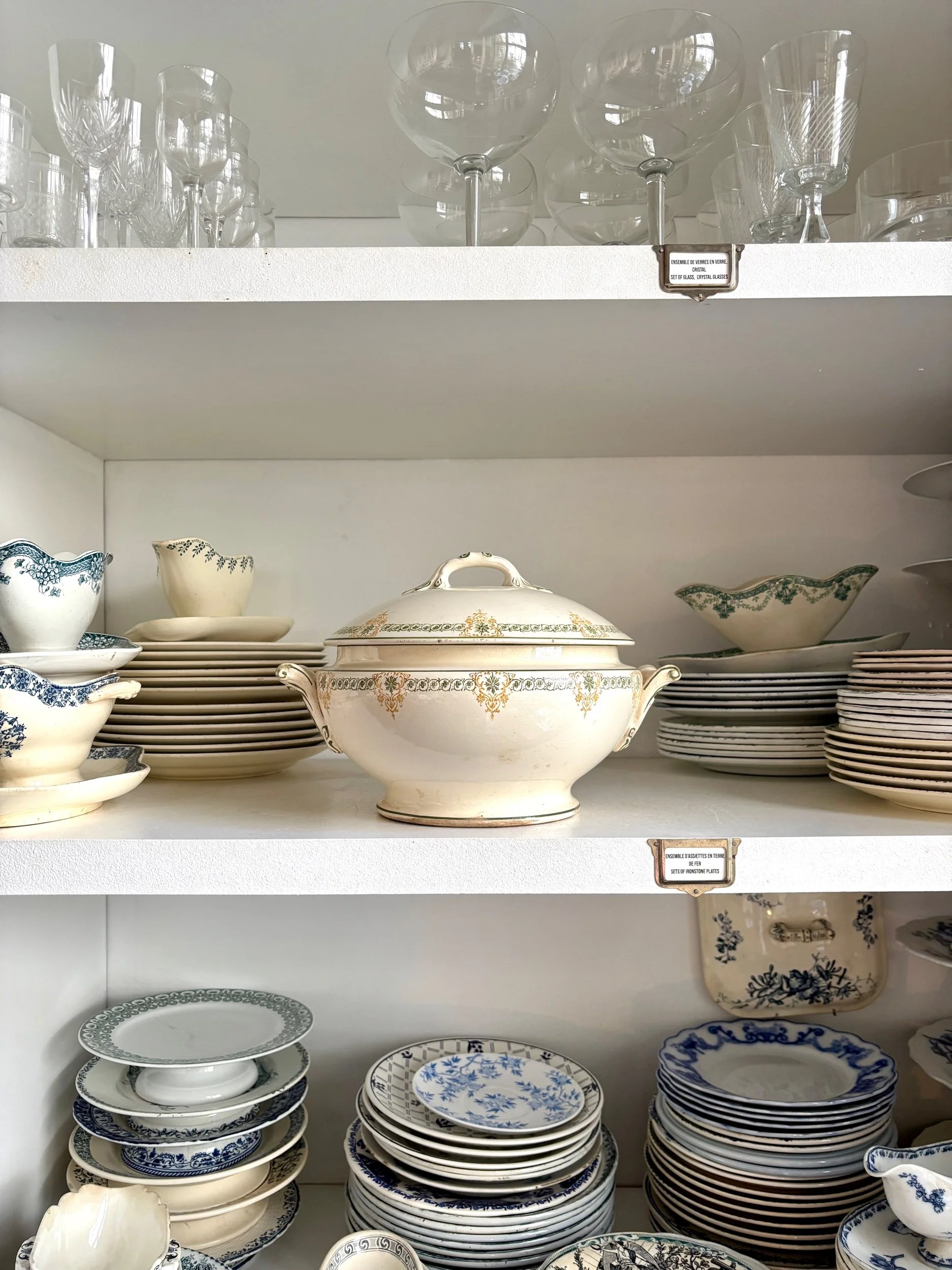 soupiere-longwy-terre-de-fer-beige-vert-ocre-vaisselle-vintage-axs-design-paris-france
