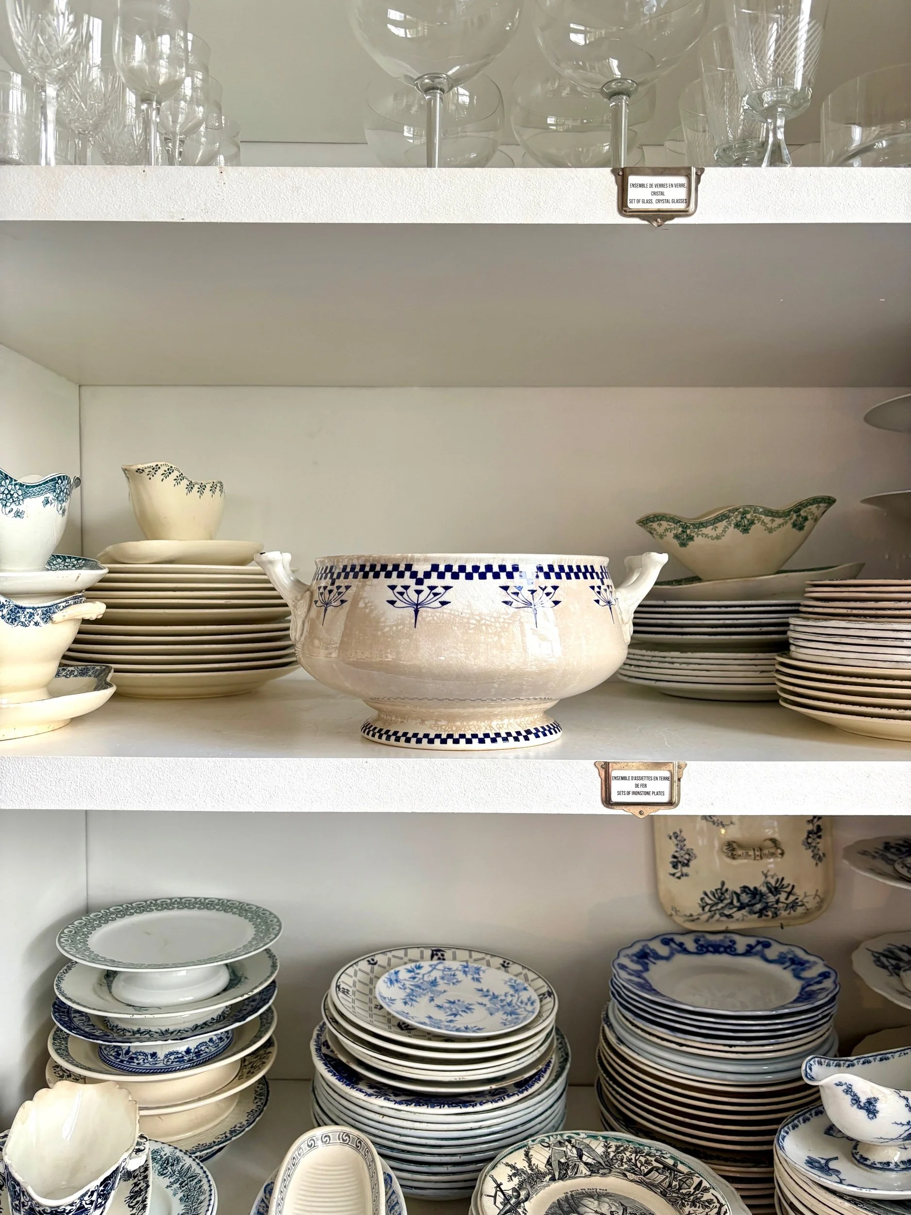 soupiere-saladier-terre-de-fer-bleu-creil-montereau-damier-vaisselle-vintage-axs-design-paris-france