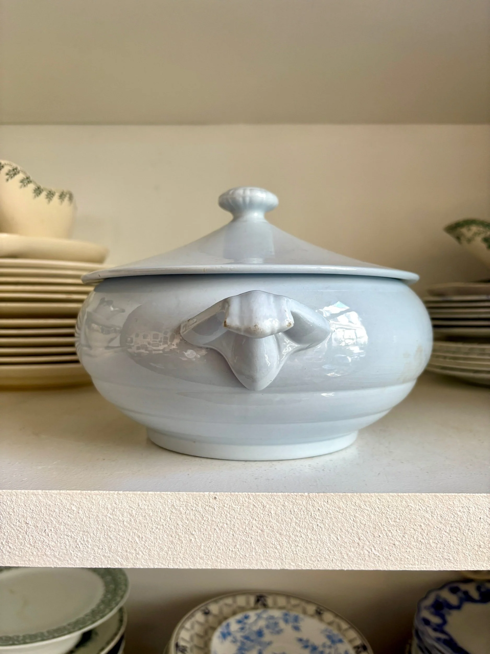 soupiere-sarreguemines-faience-bleu-vaisselle-vintage-axs-design-paris-france