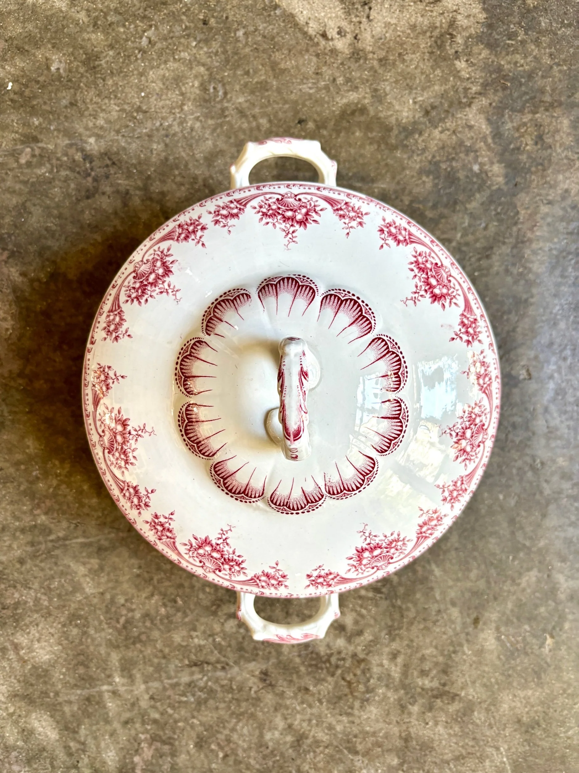 soupiere-bfk-boch-freres-keramis-fruits-terre-de-fer-blanc-rose-vaisselle-vintage-axs-design-paris-france