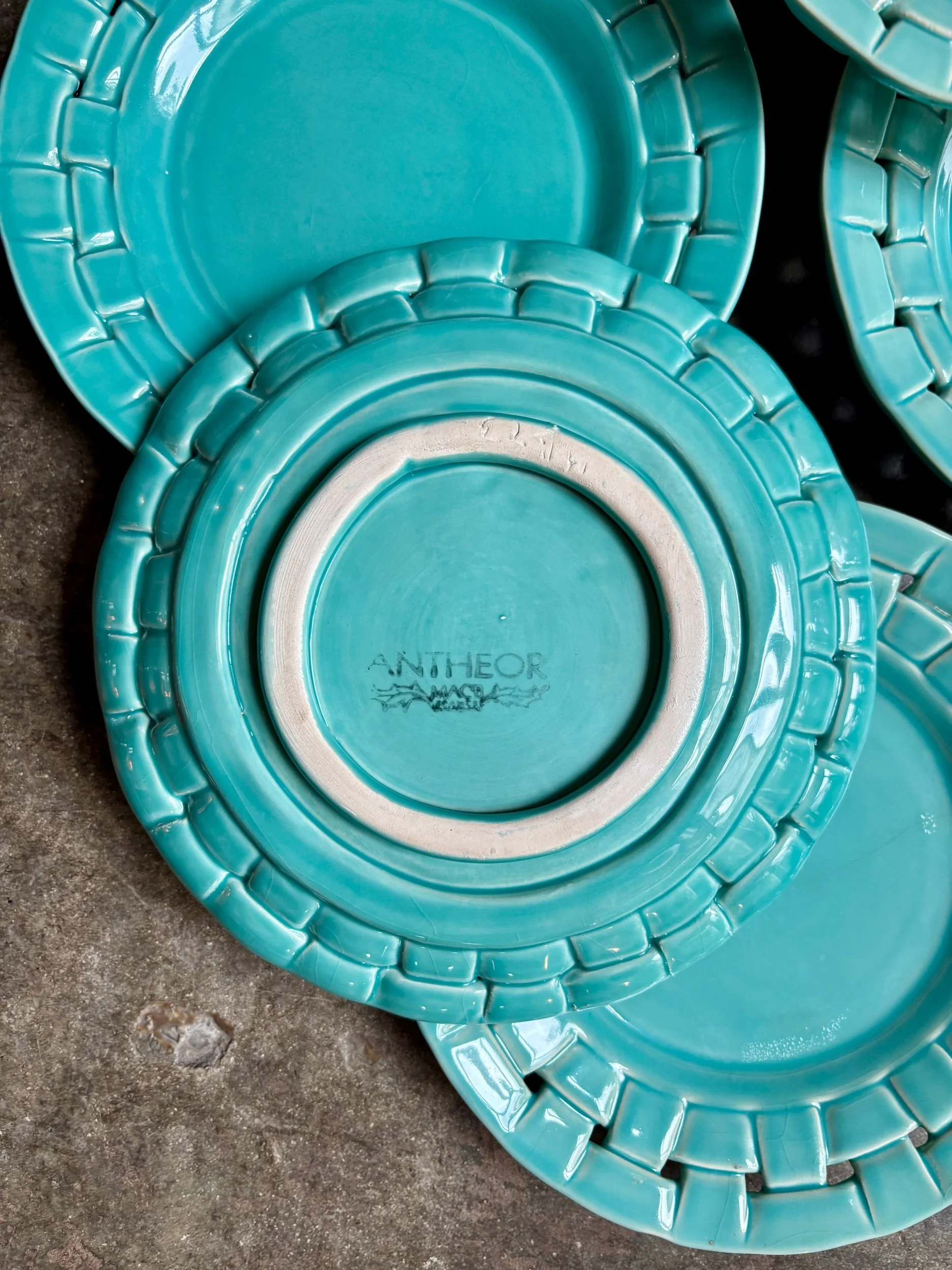 assiettes-dessert-antheor-mac-b-ceramique-tressee-turquoise-vaisselle-vintage-axs-design-paris-france