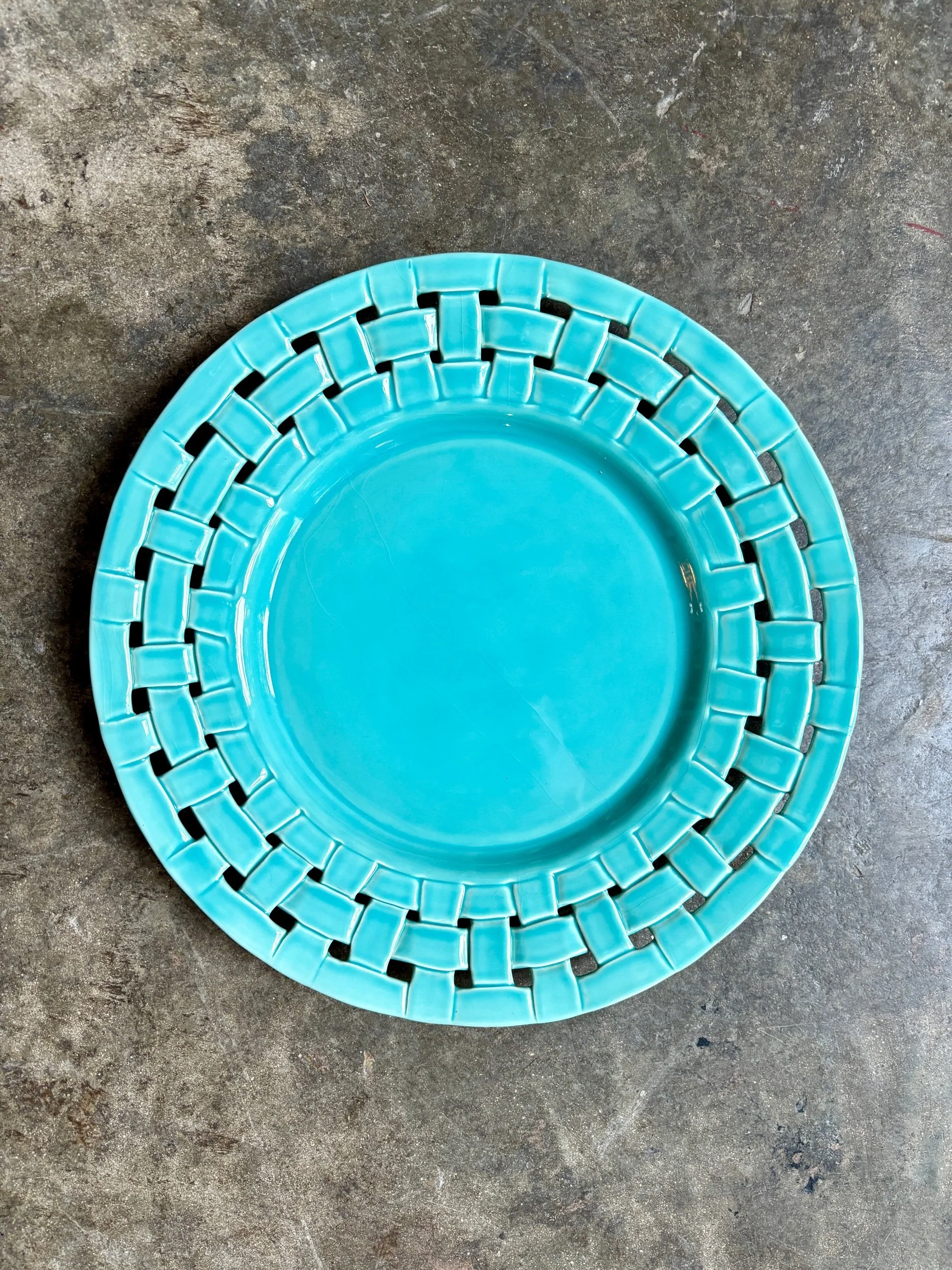 assiette-presentation-plat-antheor-mac-b-ceramique-tressee-turquoise-vaisselle-vintage-axs-design-paris-france