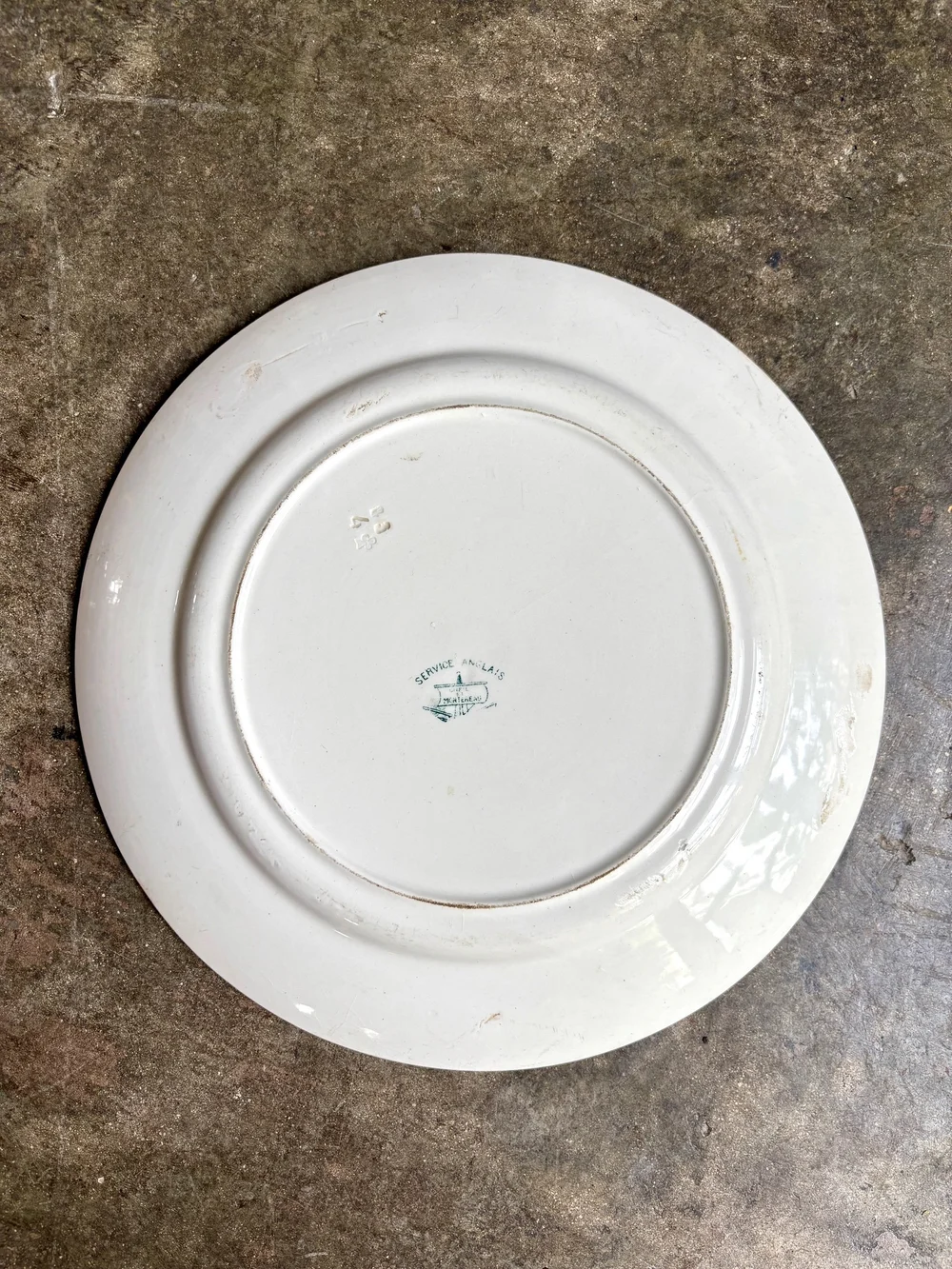 Plat rond Creil & Montereau en terre de fer verte, service