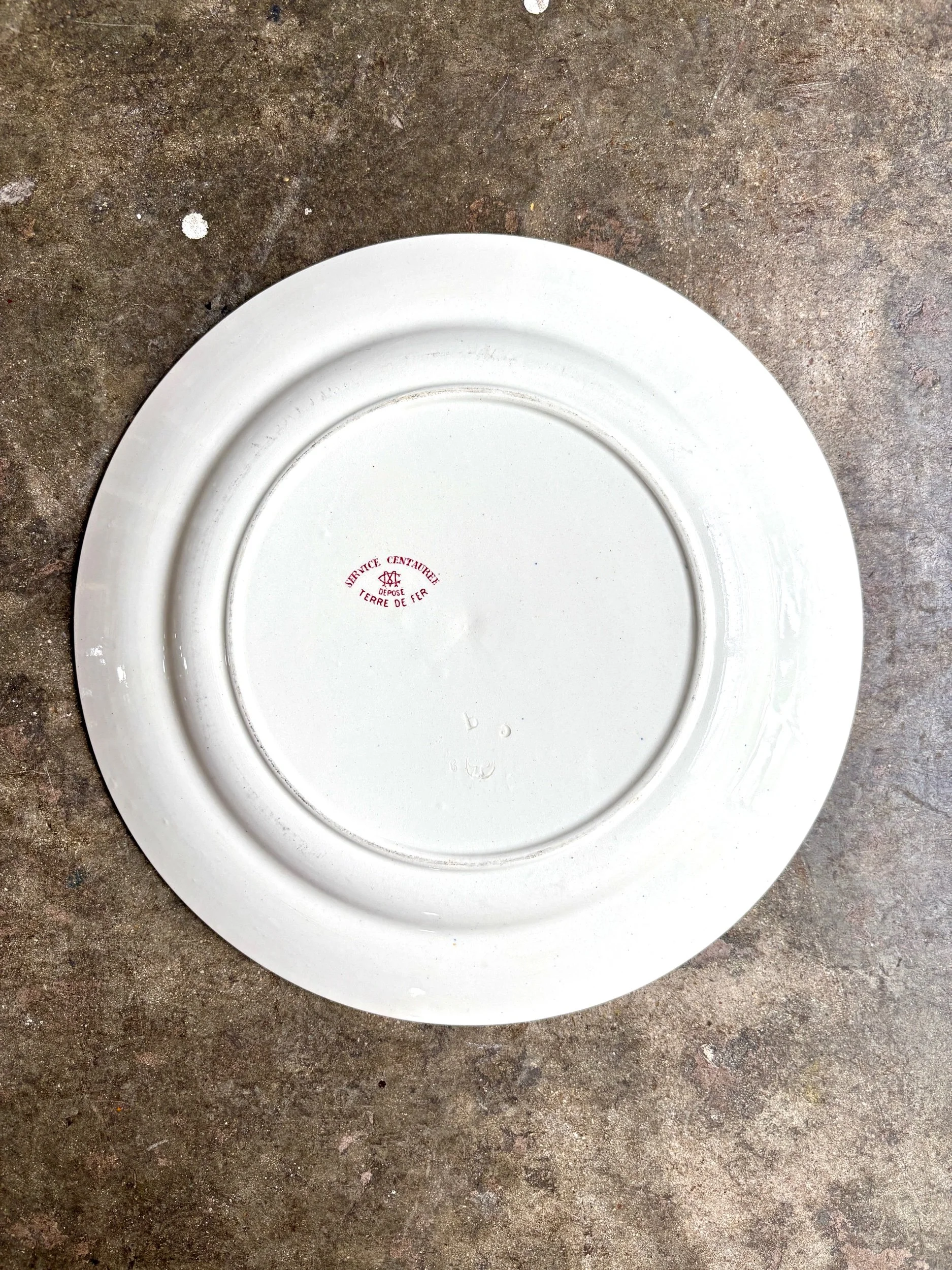 plat-rond-creil-montereau-centauree-terre-fer-blanc-rose-vaisselle-vintage-axs-design-paris-france