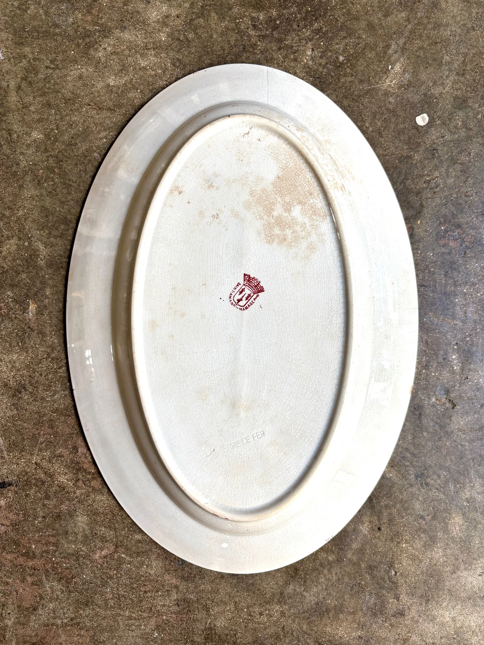 Plat-ovale-saint-amand-hamage-terre-de-fer-beige-rose-vaisselle-vintage-axs-design-paris-france