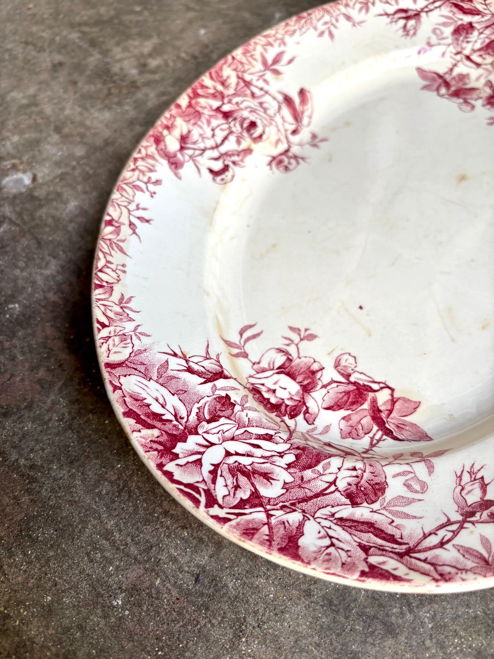 plat-ovale-gien-floreal-terre-de-fer-blanc-rose-vaisselle-vintage-axs-design-paris-france