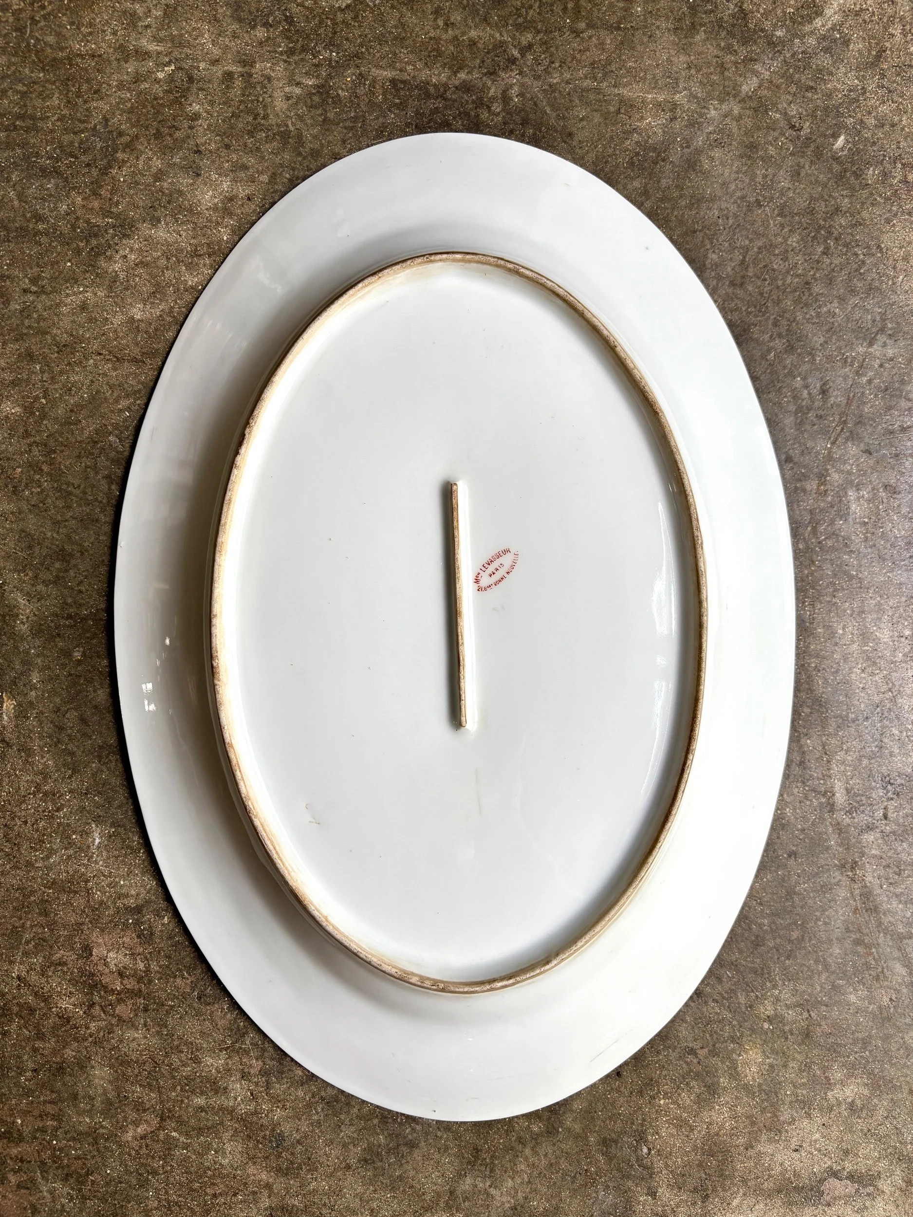 plat-ovale-porcelaine-blanc-noir-rouge-vaisselle-vintage-axs-design-paris-france