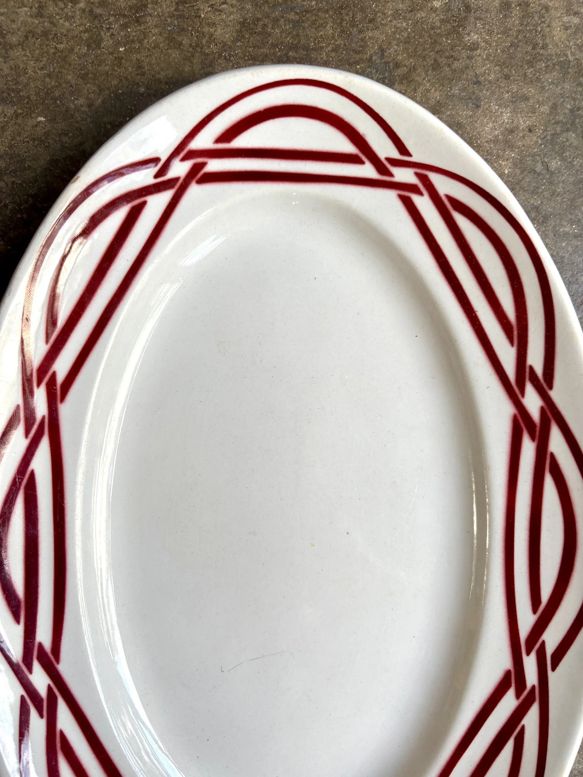 plat-ovale-terre-de-fer-bordeaux-vaisselle-vintage-axs-design-paris-france