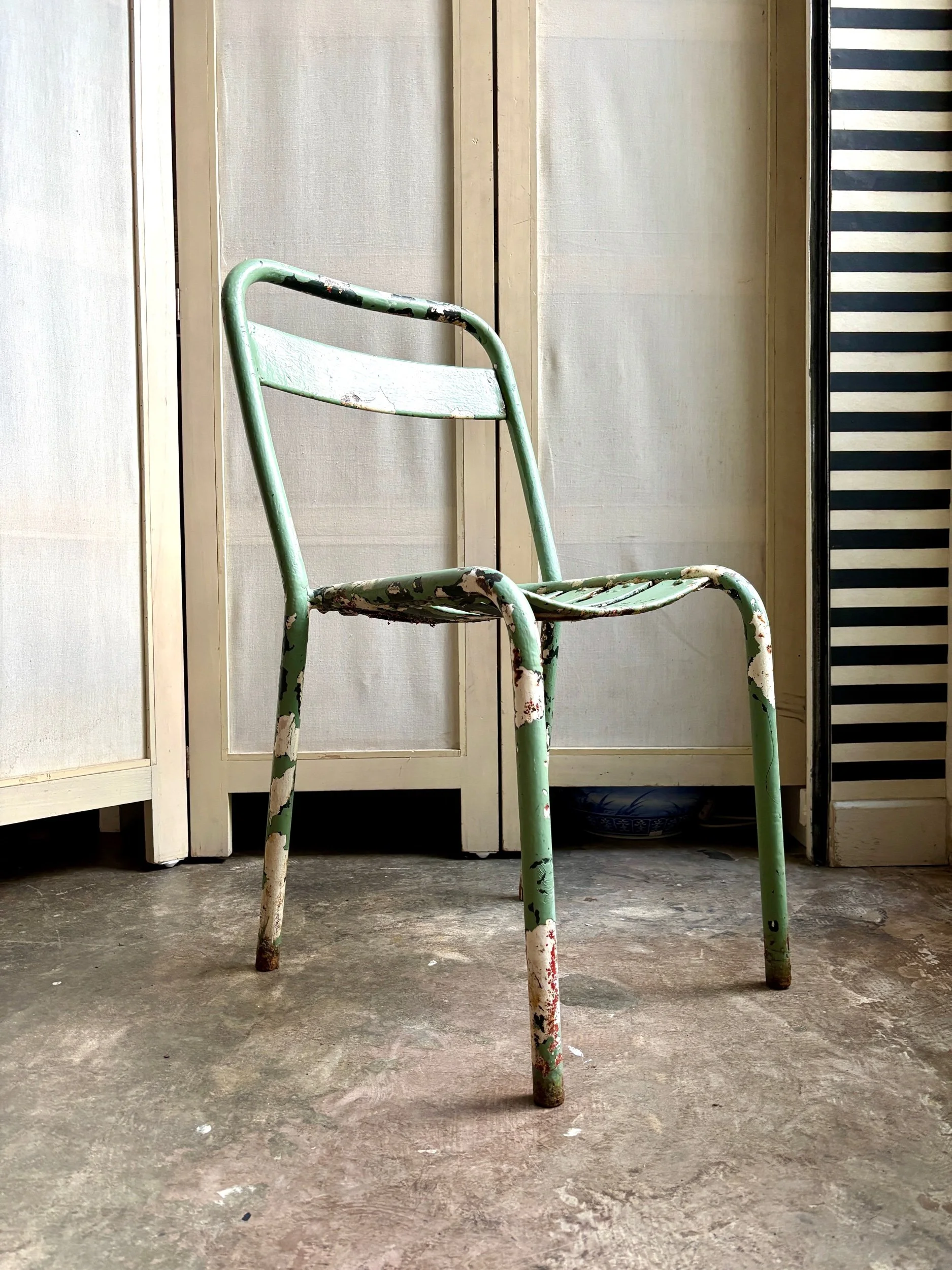 chaise-jardin-tolix-metal-vert-blanc-assise-vintage-axs-design-paris-france-2