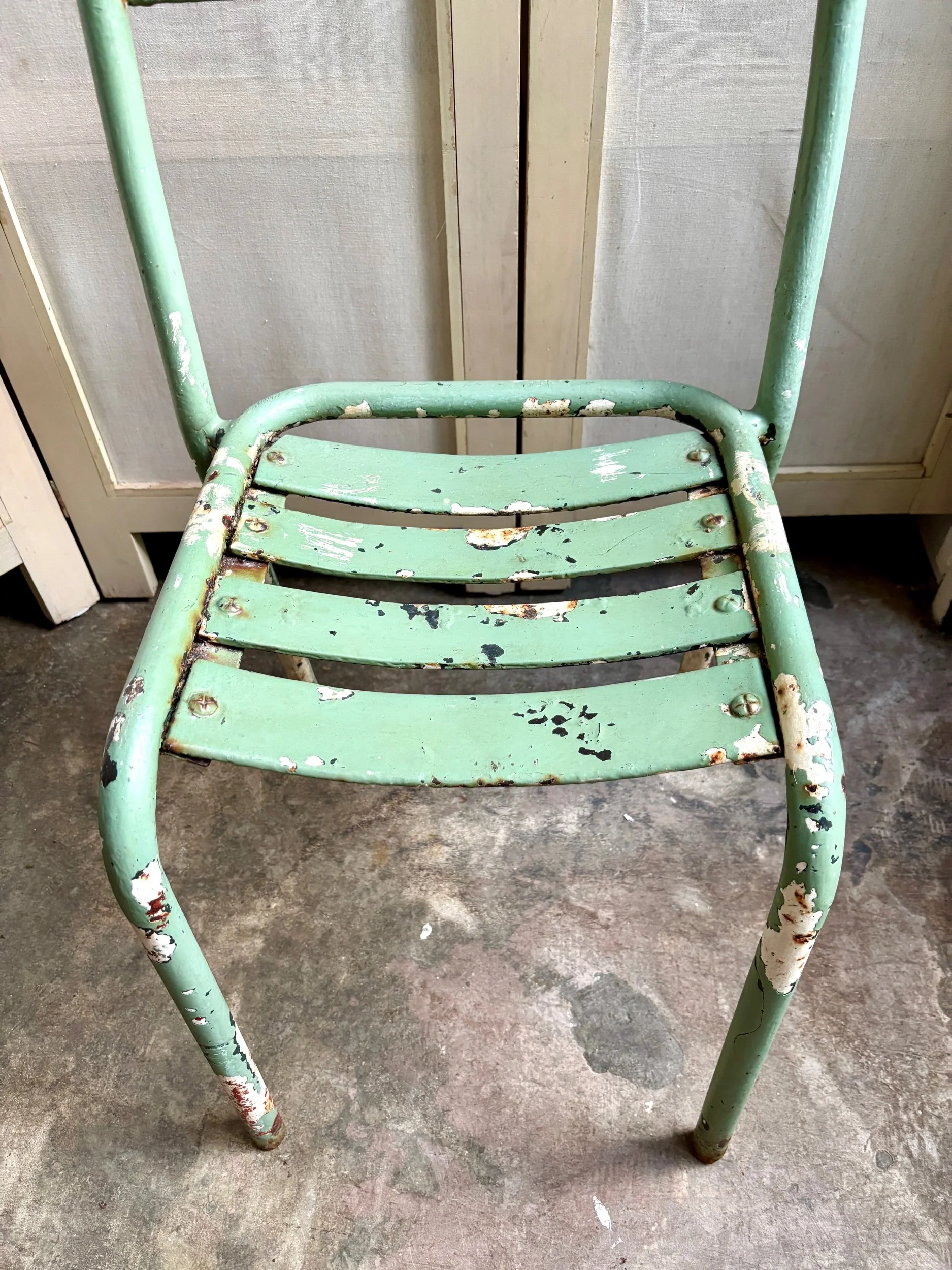 chaise-jardin-tolix-metal-vert-blanc-assise-vintage-axs-design-paris-france-2
