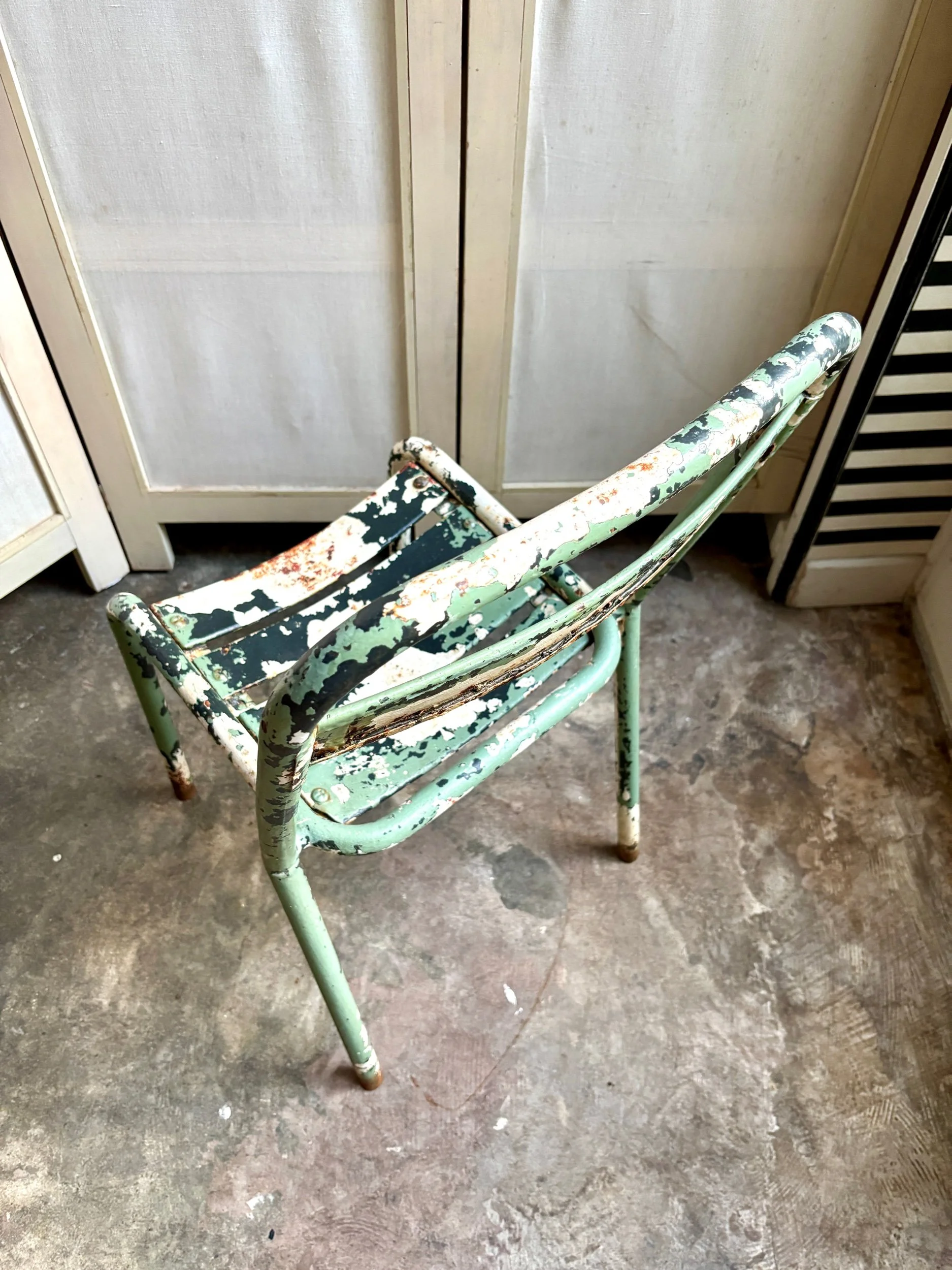 chaise-jardin-tolix-metal-vert-blanc-assise-vintage-axs-design-paris-france-3