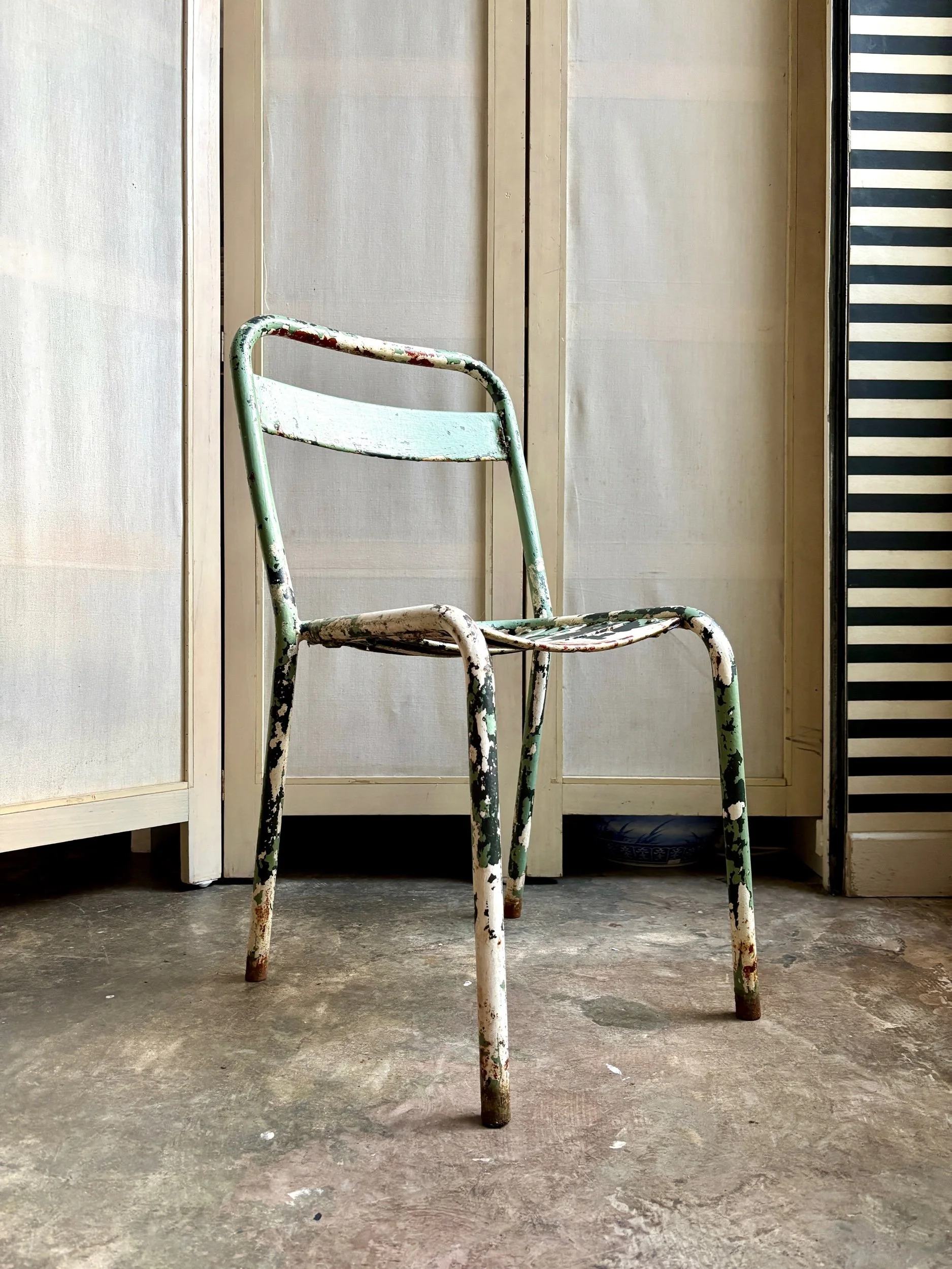 chaise-jardin-tolix-metal-vert-blanc-assise-vintage-axs-design-paris-france-3