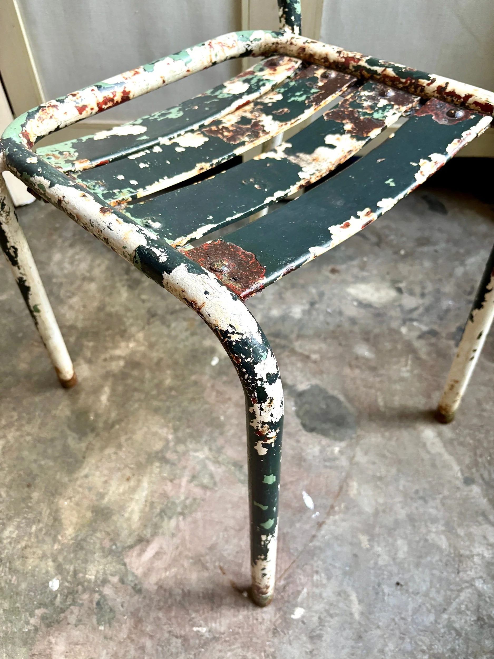 chaise-jardin-tolix-metal-vert-blanc-assise-vintage-axs-design-paris-france-4