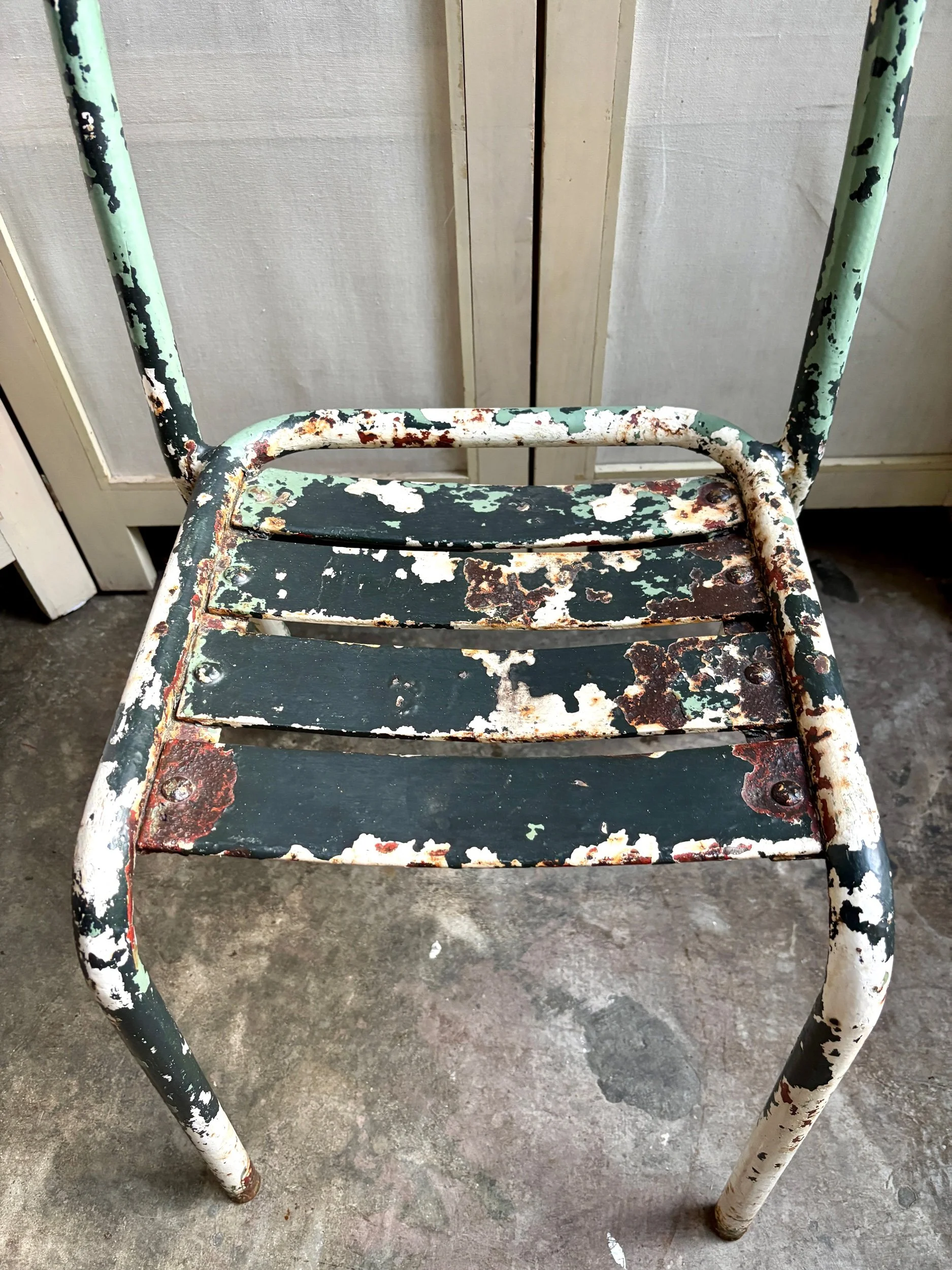 chaise-jardin-tolix-metal-vert-blanc-assise-vintage-axs-design-paris-france-4