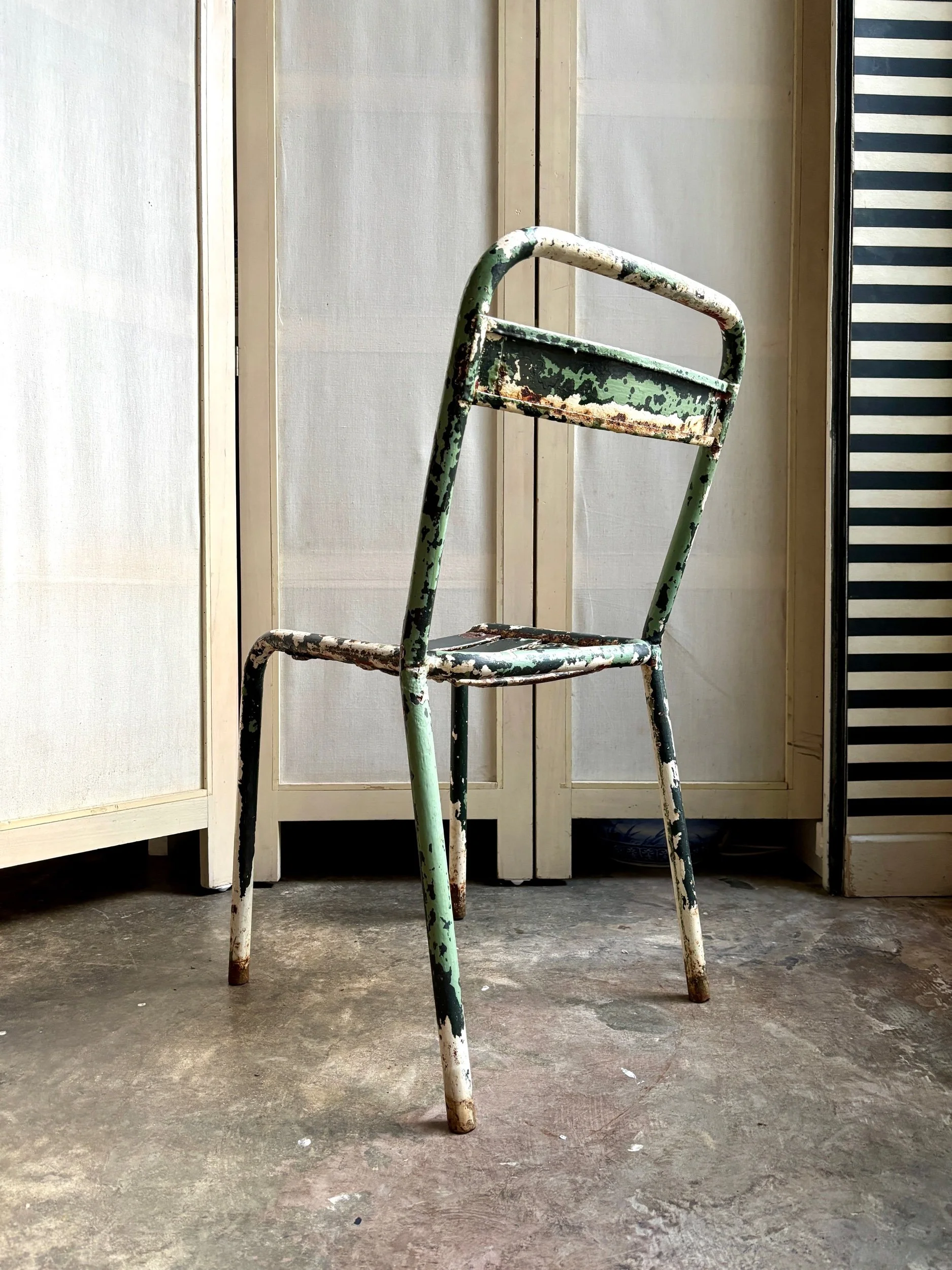 chaise-jardin-tolix-metal-vert-blanc-assise-vintage-axs-design-paris-france-4