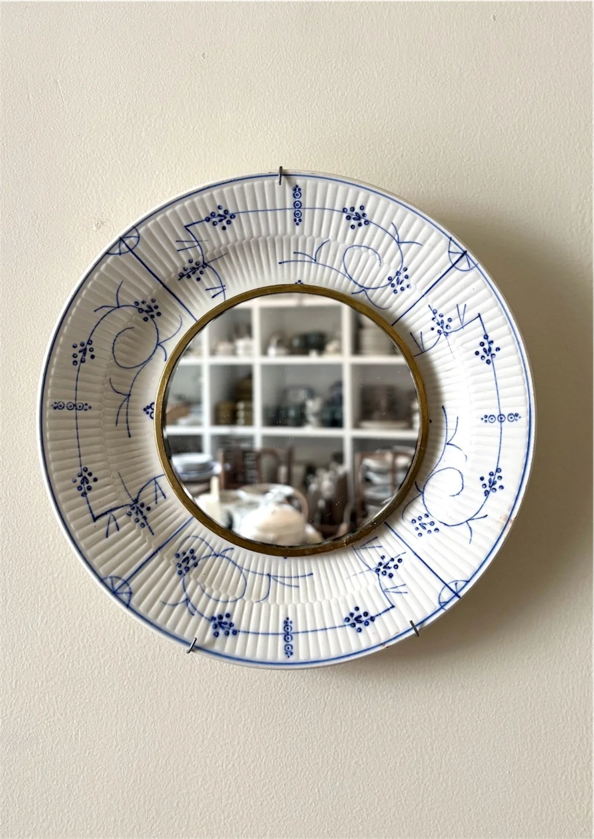 oculus-2-digoin-sarreguemines-miroir-assiette-faience-copenhague-axs-design-paris-france