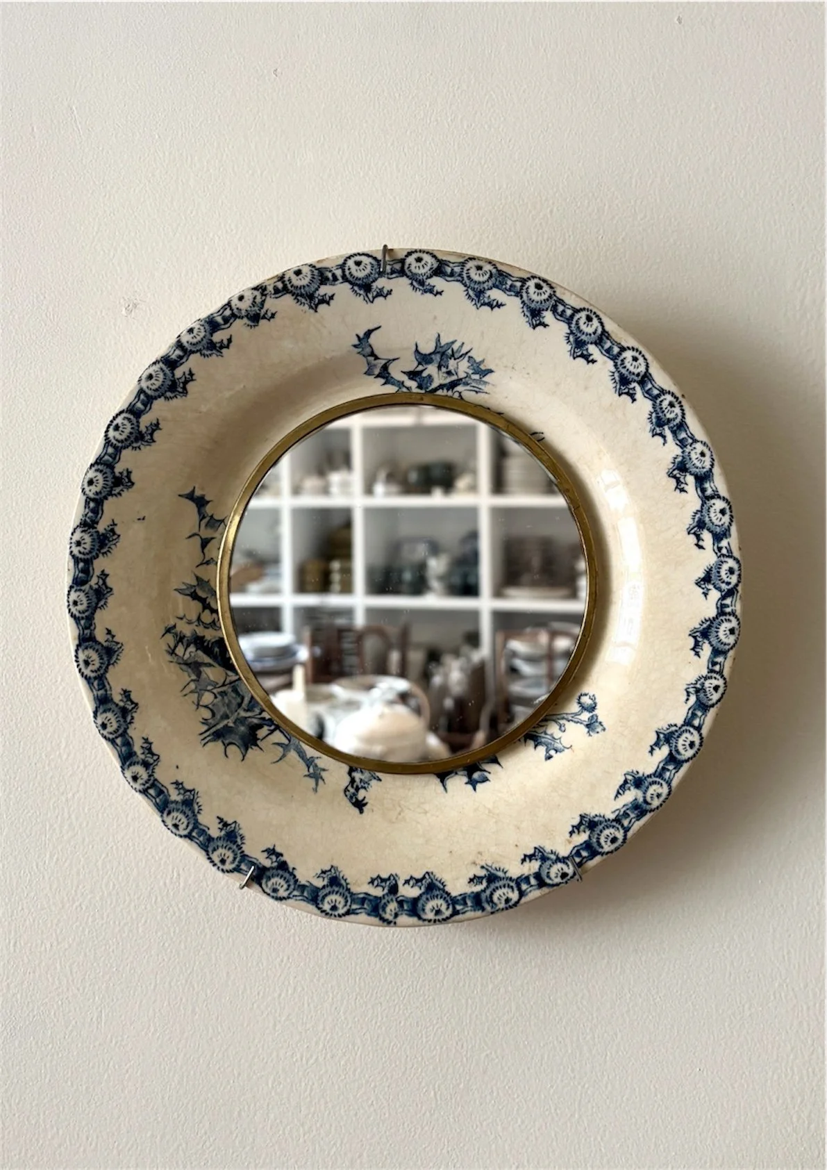 oculus-14-gien-chardons-miroir-assiette-terre-de-fer-axs-design-paris-france