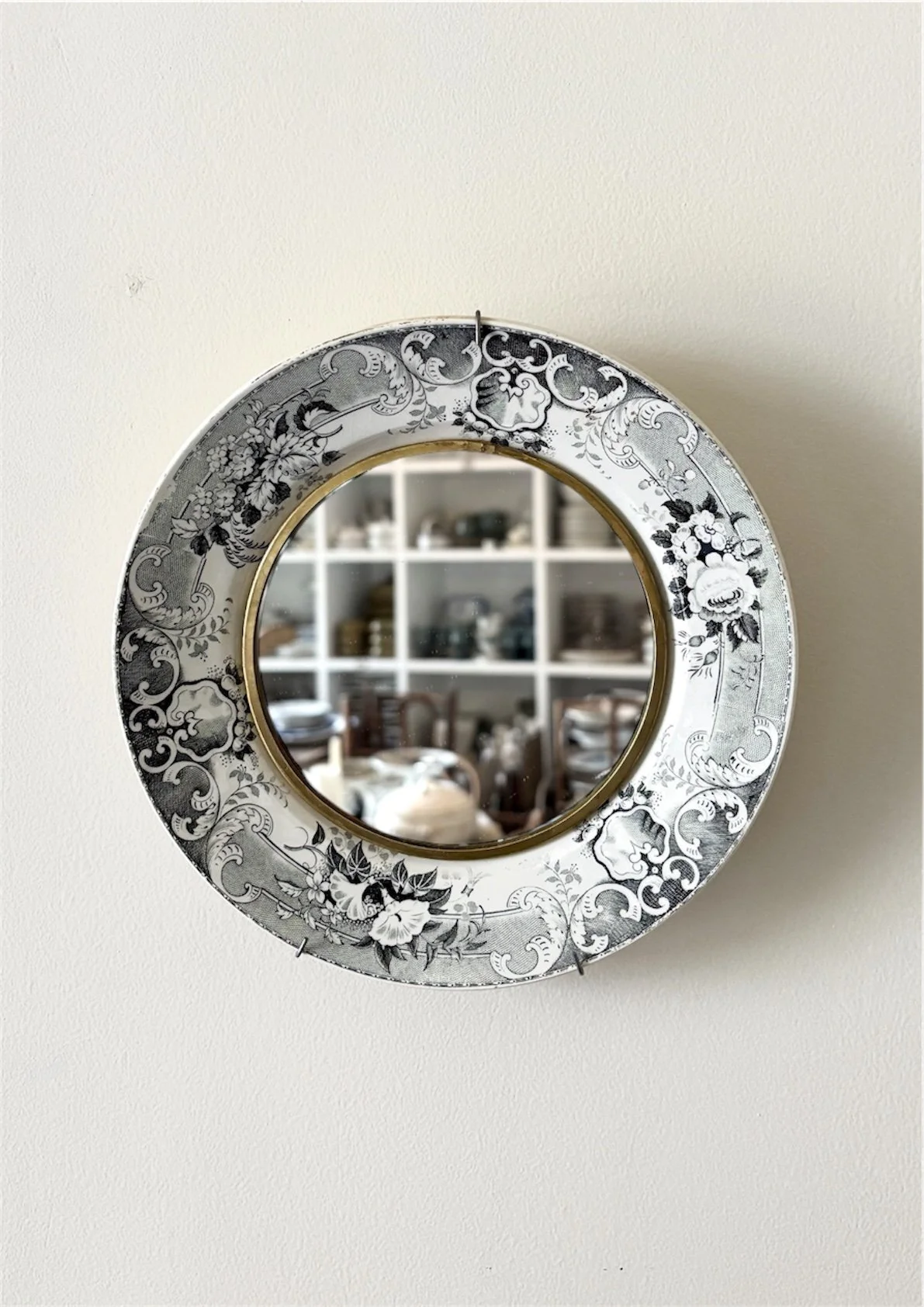 oculus-11-creil-montereau-miroir-assiette-terre-de-fer-axs-design-paris-france