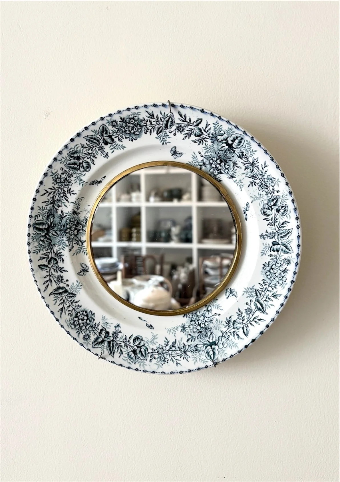 oculus-13-onnaing-stella-miroir-assiette-terre-de-fer-axs-design-paris-france