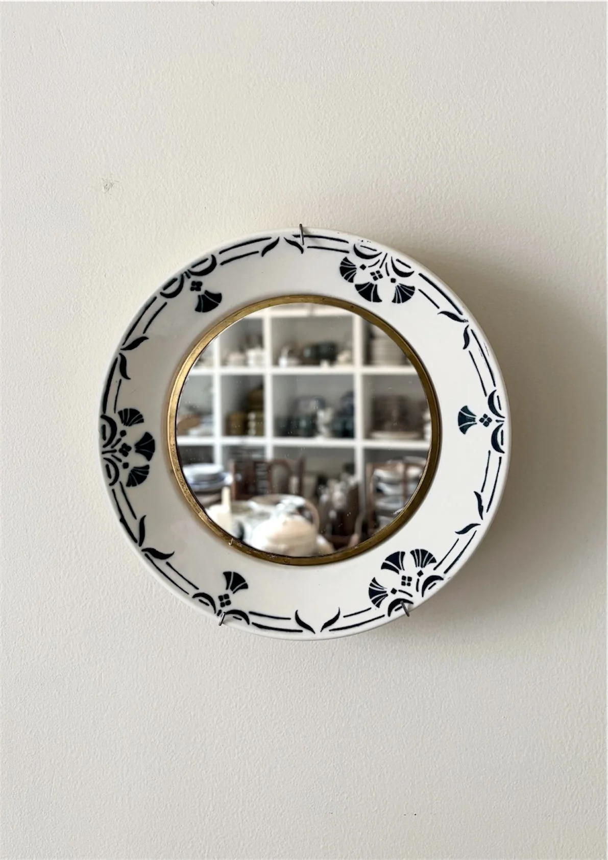 oculus-22-bandonviller-dinan-miroir-assiette-terre-de-fer-axs-design-paris-france
