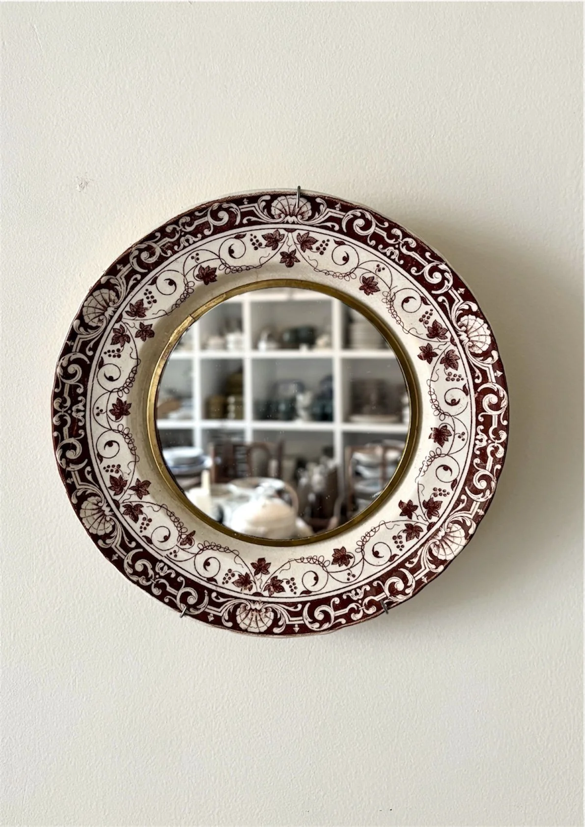 oculus-18-jules-vieillard-bordeaux-louis-xv-miroir-assiette-terre-de-fer-axs-design-paris-france