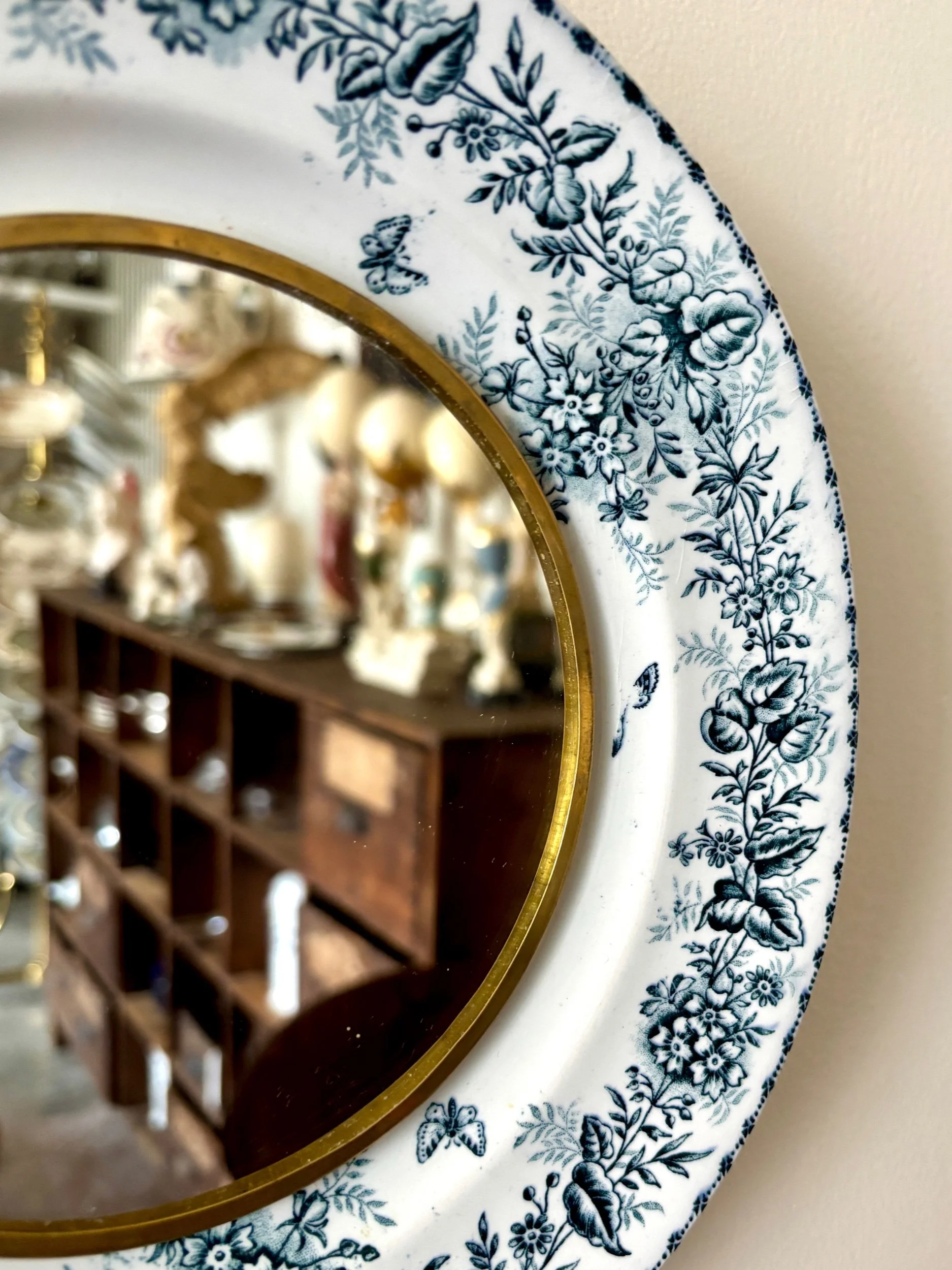 oculus-13-onnaing-stella-miroir-assiette-terre-de-fer-axs-design-paris-france