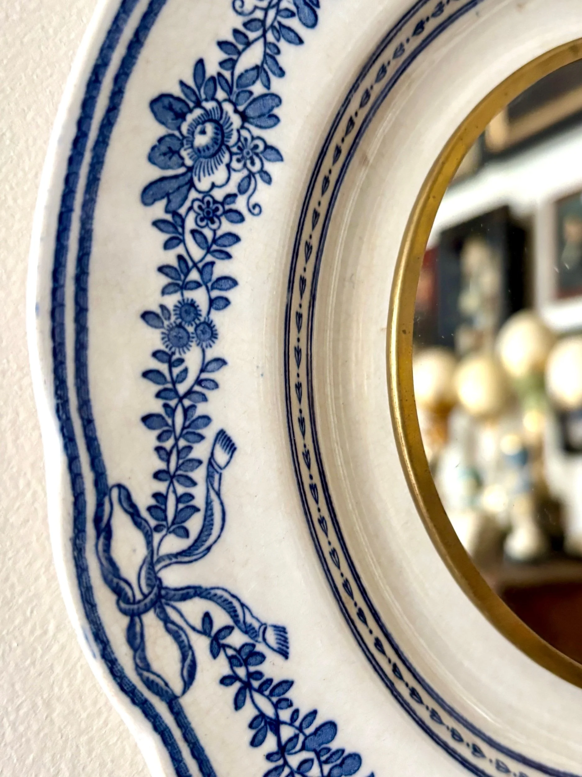 oculus-1-wedgwood-antoinette-miroir-assiette-terre-de-fer-axs-design-paris-france