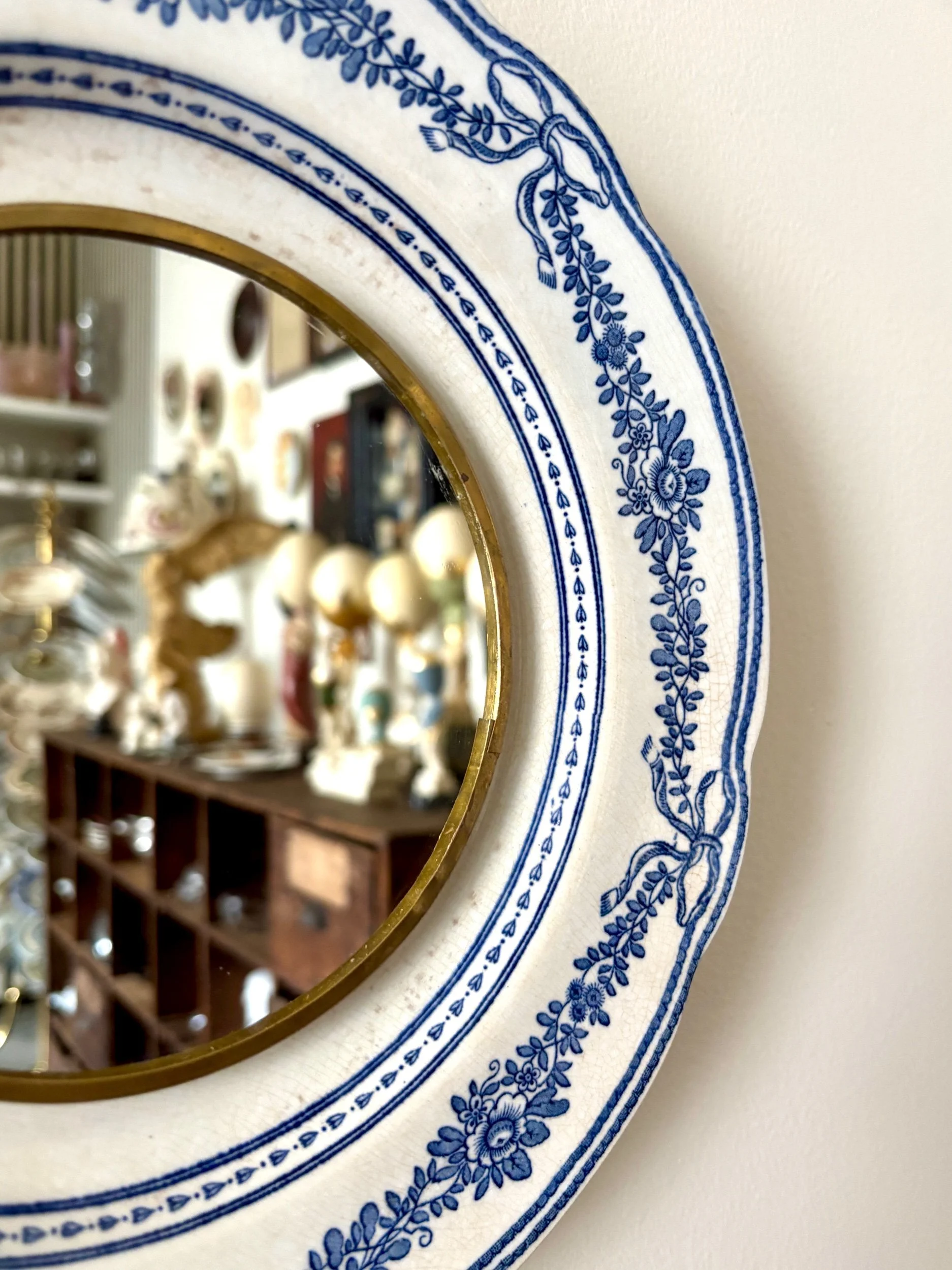 oculus-1-wedgwood-antoinette-miroir-assiette-terre-de-fer-axs-design-paris-france