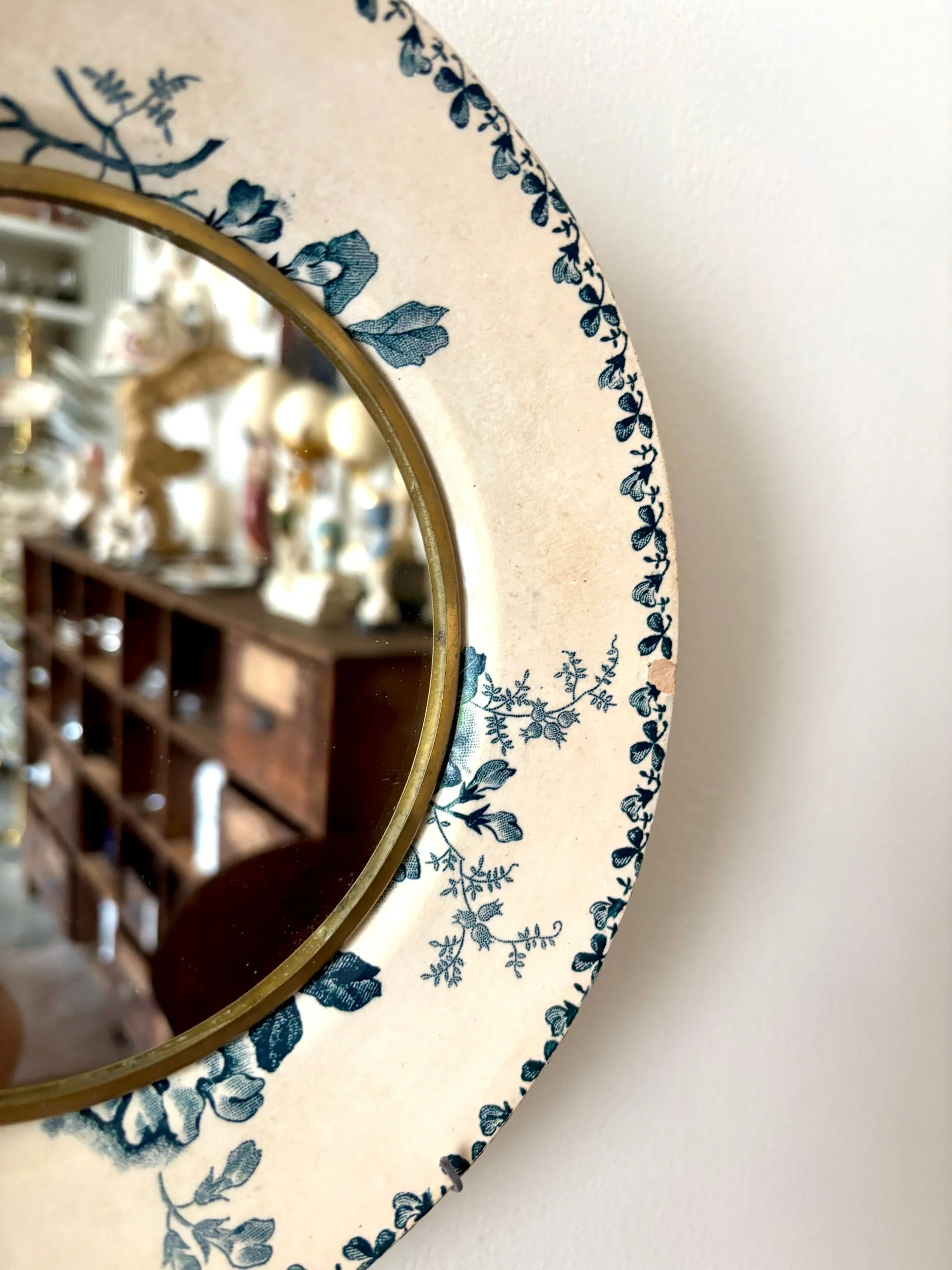 oculus-26-st-amand-hamage-moulin-loups-acacia-miroir-assiette-terre-de-fer-axs-design-paris-france
