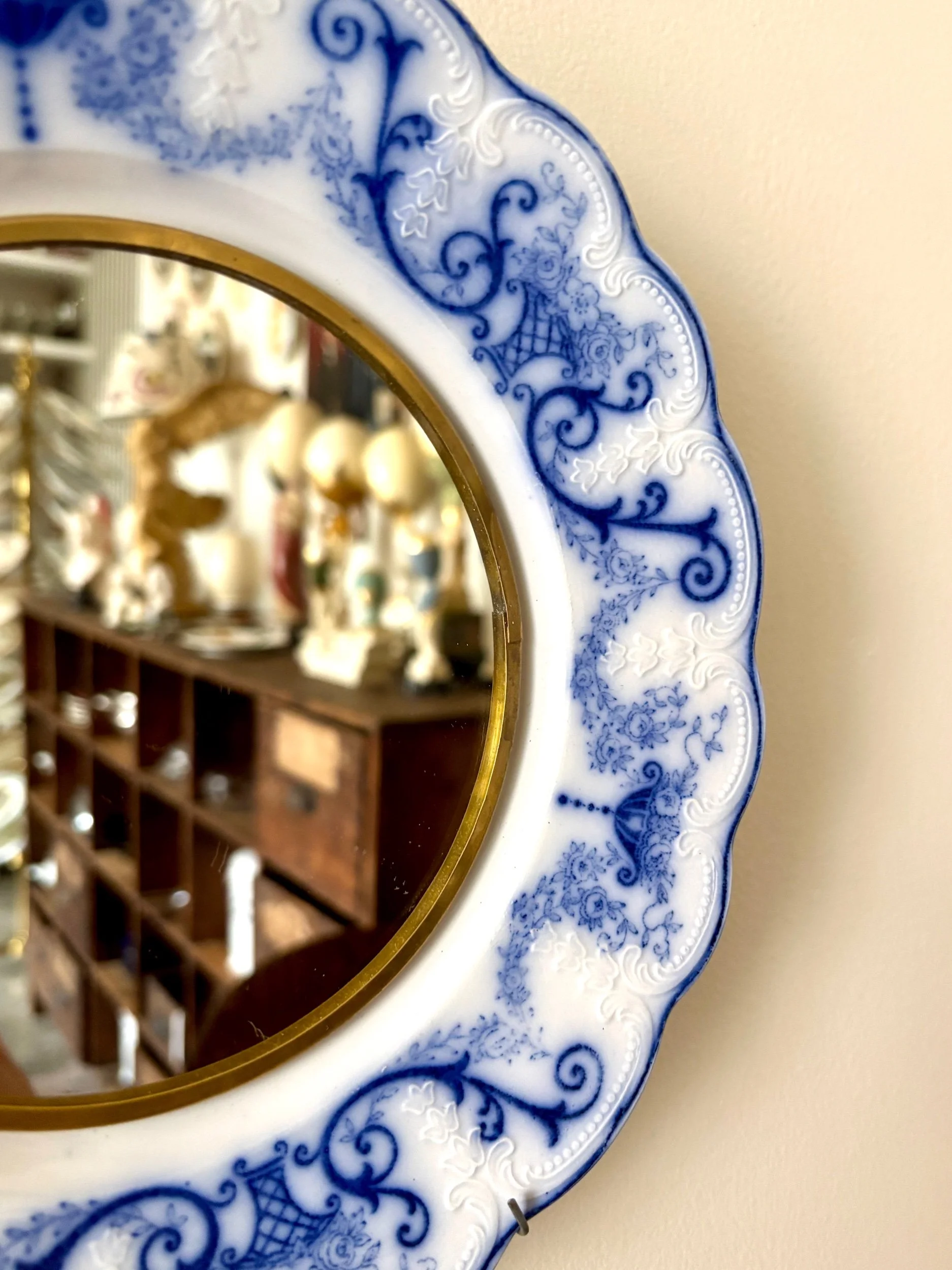 oculus-4-sarregiemines-corbeille-miroir-assiette-terre-de-fer-axs-design-paris-france