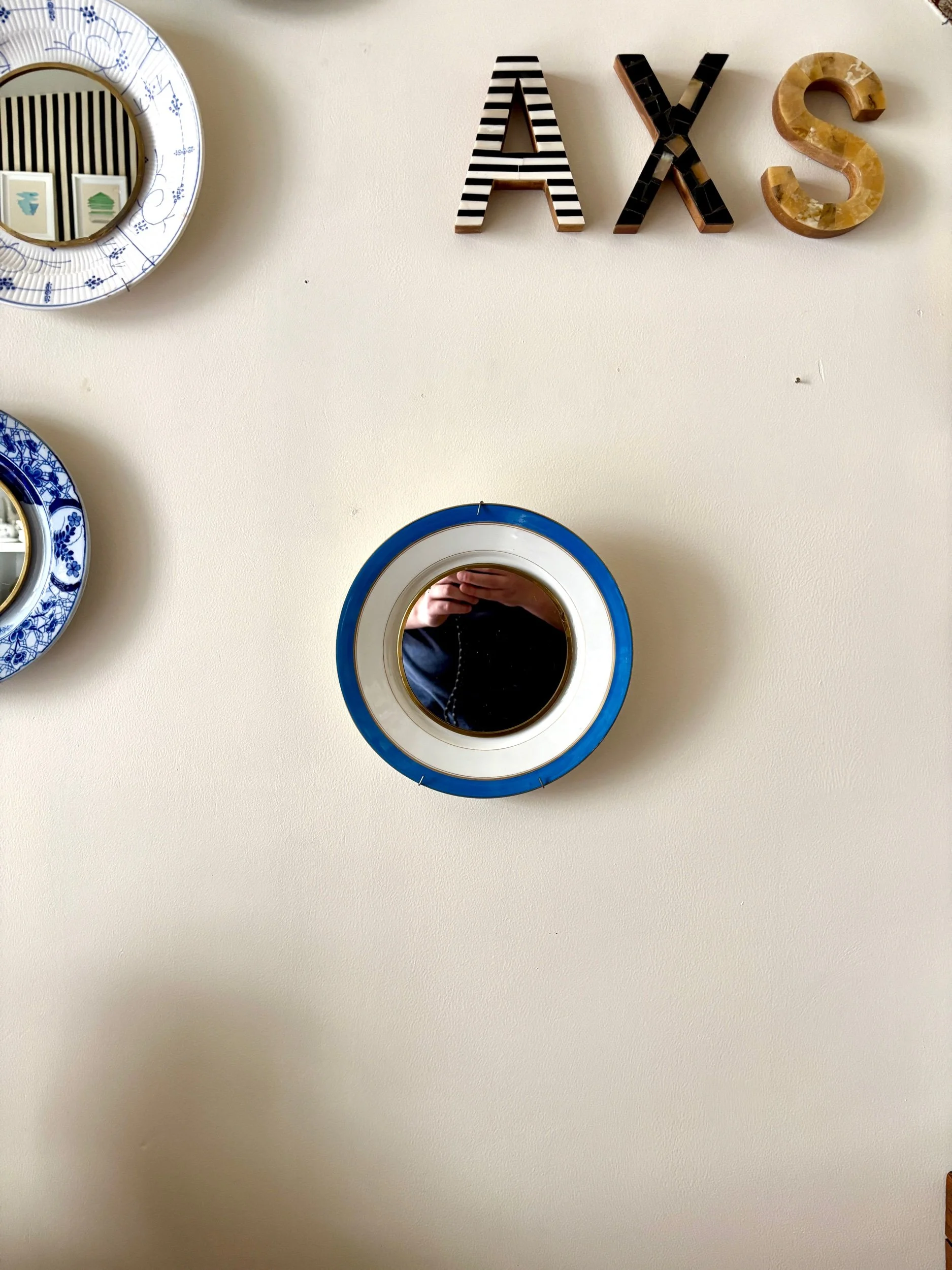 oculus-24-porcelaine-bleu-miroir-assiette-terre-de-fer-axs-design-paris-france