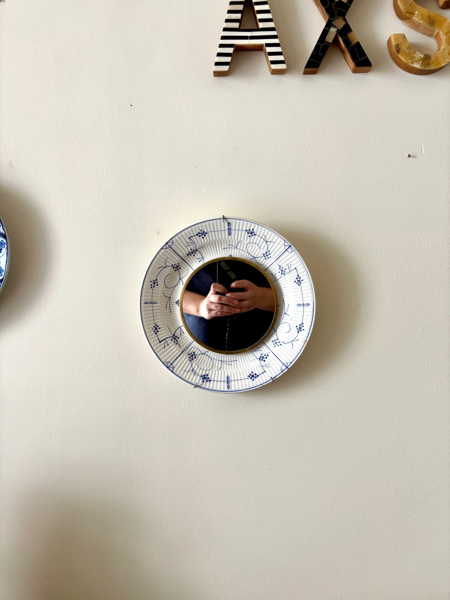 oculus-2-digoin-sarreguemines-miroir-assiette-faience-copenhague-axs-design-paris-france