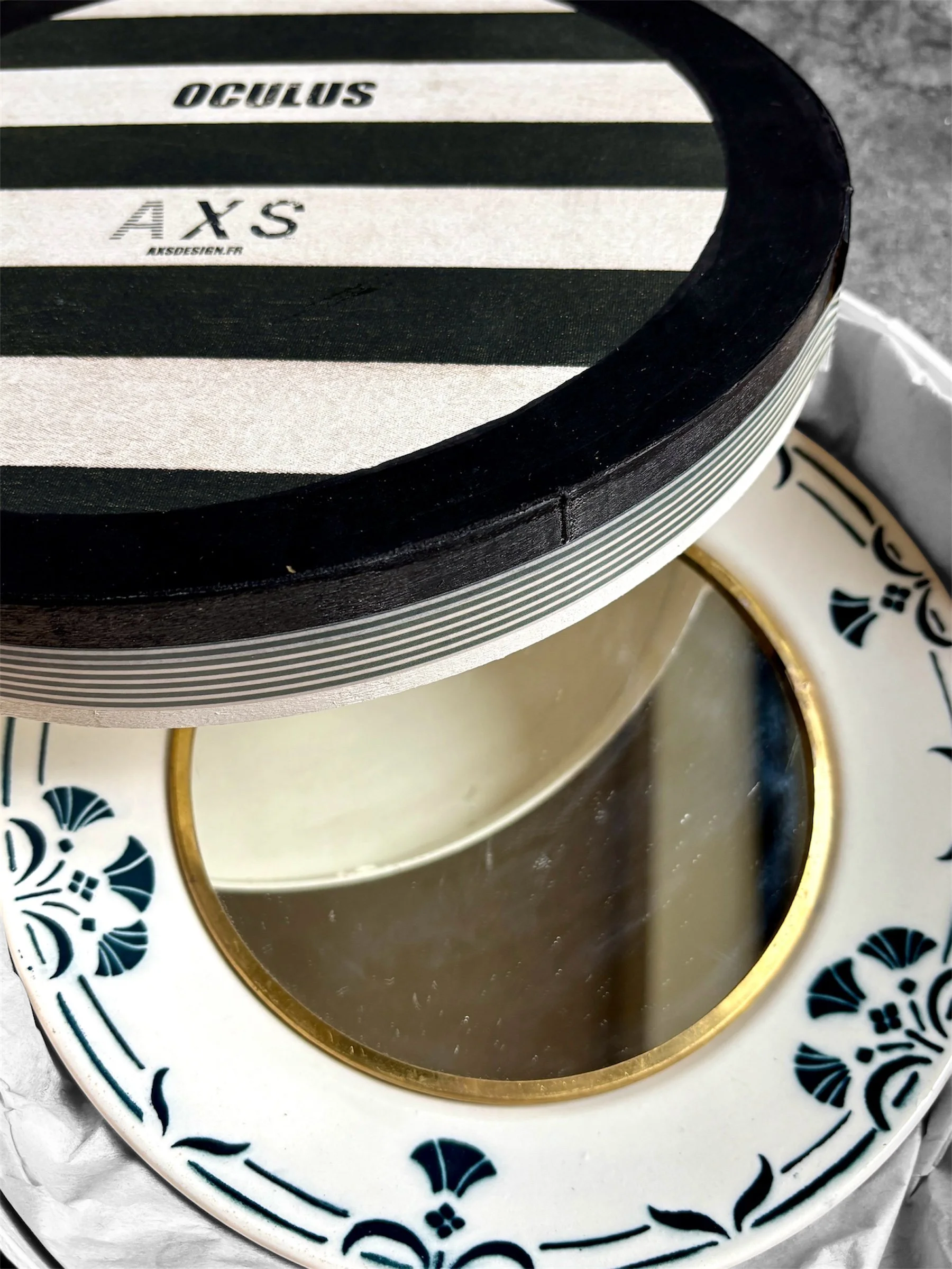 oculus-13-onnaing-stella-miroir-assiette-terre-de-fer-axs-design-paris-france