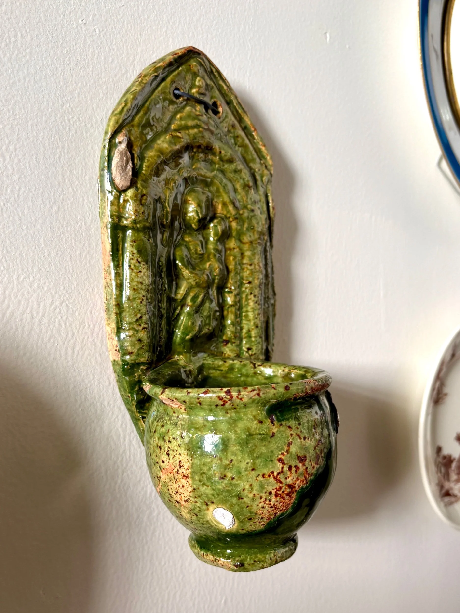 benitier-mural-ceramique-vert-decoration-vintage-axs-design-paris-france