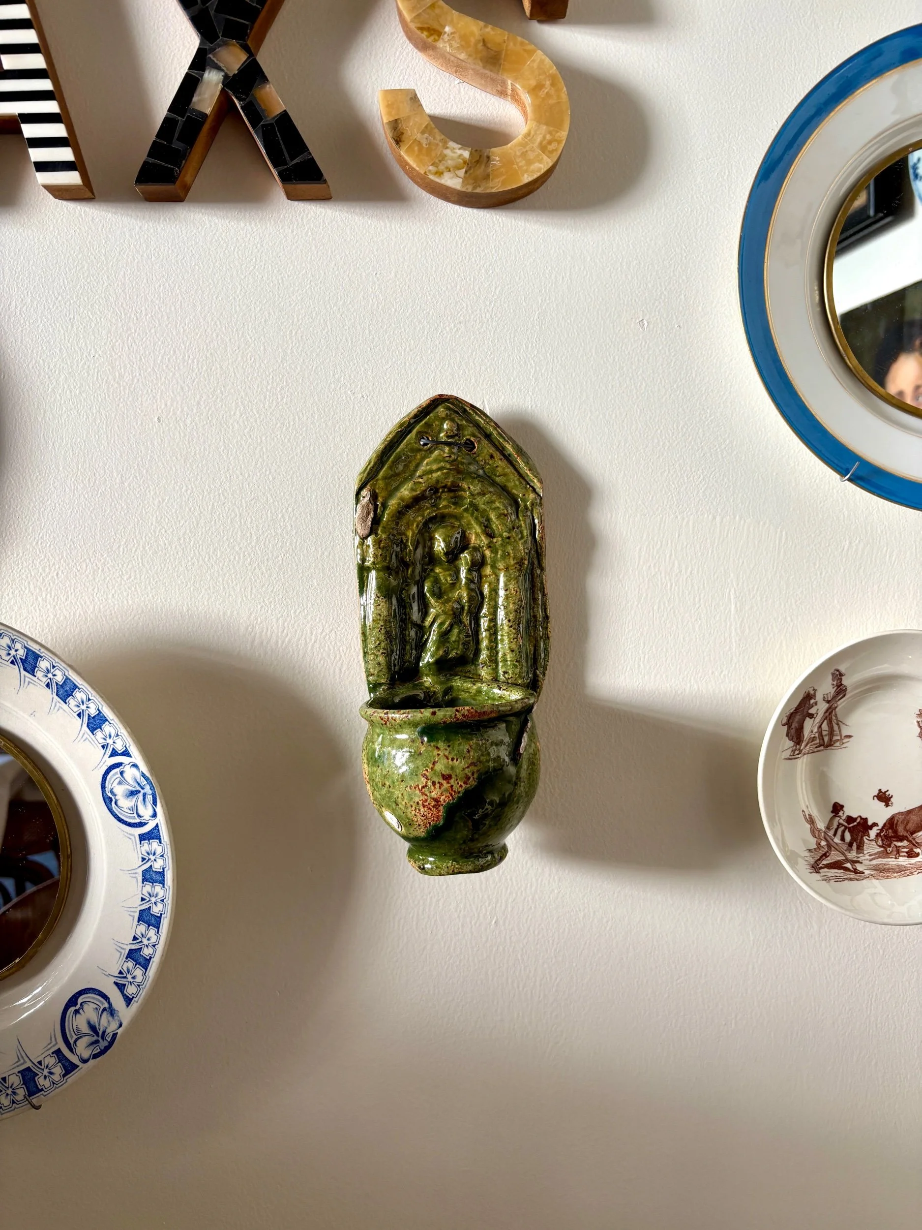 benitier-mural-ceramique-vert-decoration-vintage-axs-design-paris-france