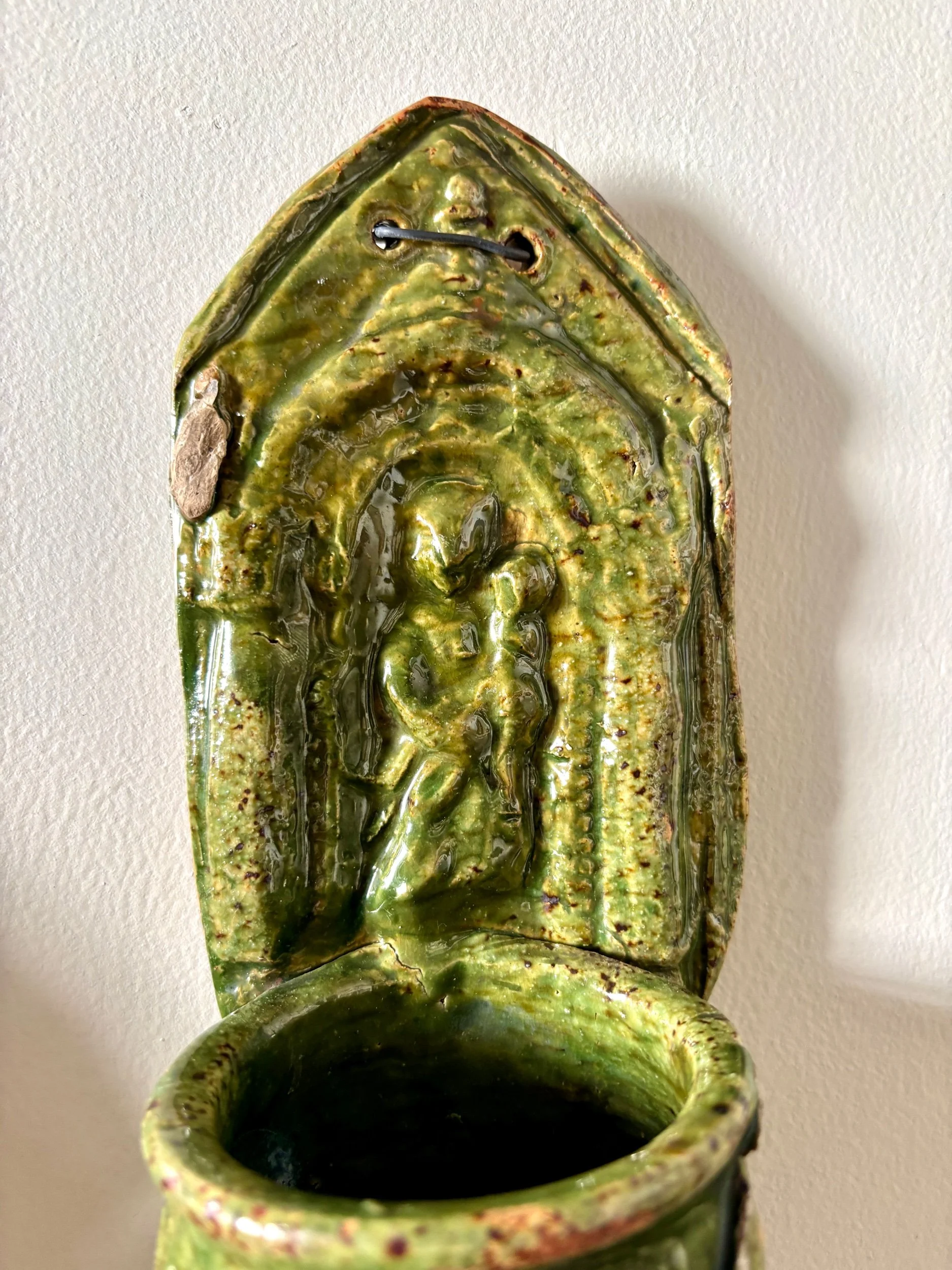 benitier-mural-ceramique-vert-decoration-vintage-axs-design-paris-france