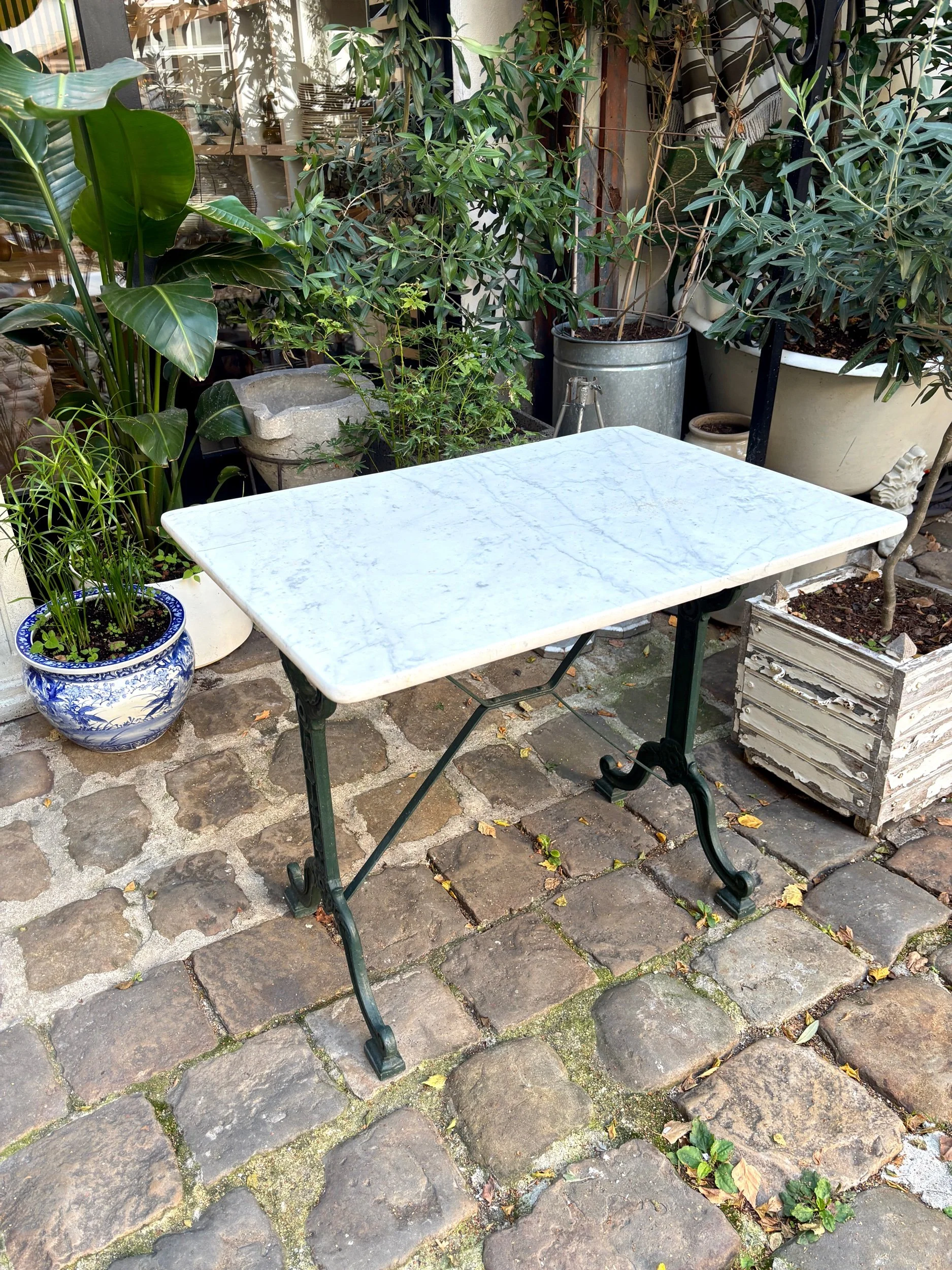 table-bistrot-marbre-gris-fonte-fer-vert-vintage-axs-design-paris-france