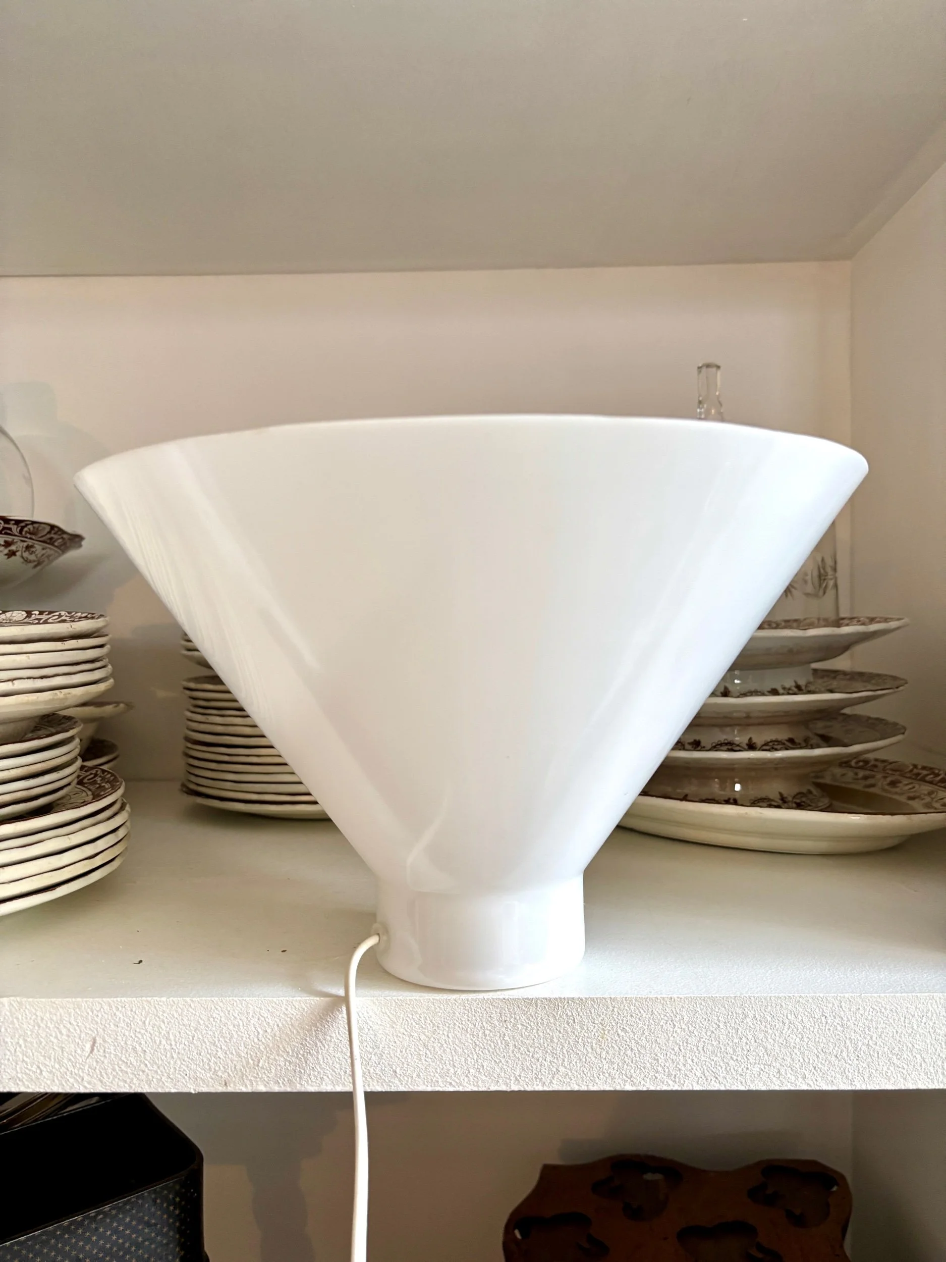 lampe-de-table-ligne-roset-plastique-blanc-luminaire-vintage-axs-design-paris-france